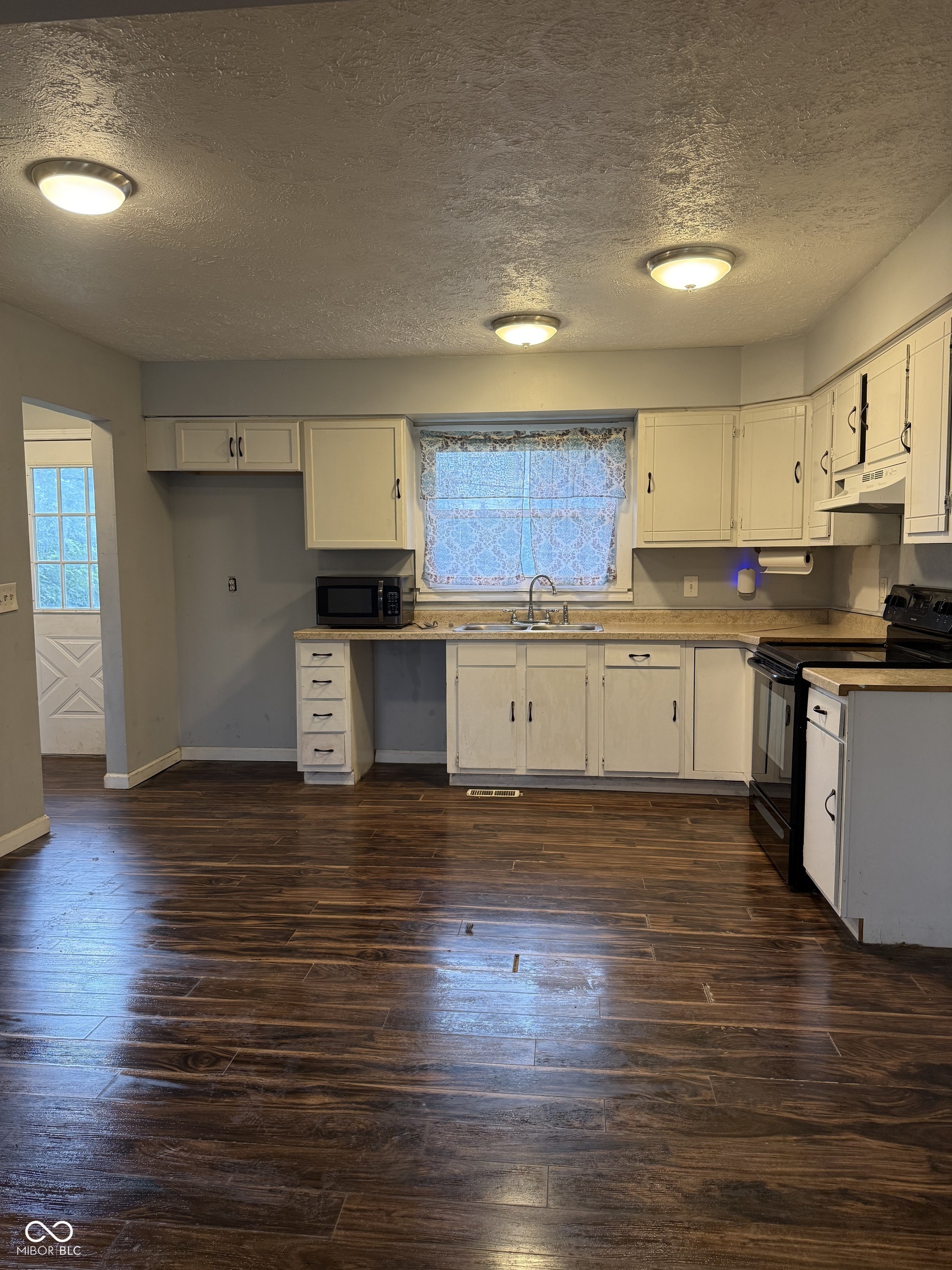 3715 Margaret Avenue, Indianapolis, IN, 46203 photo 4 of 37