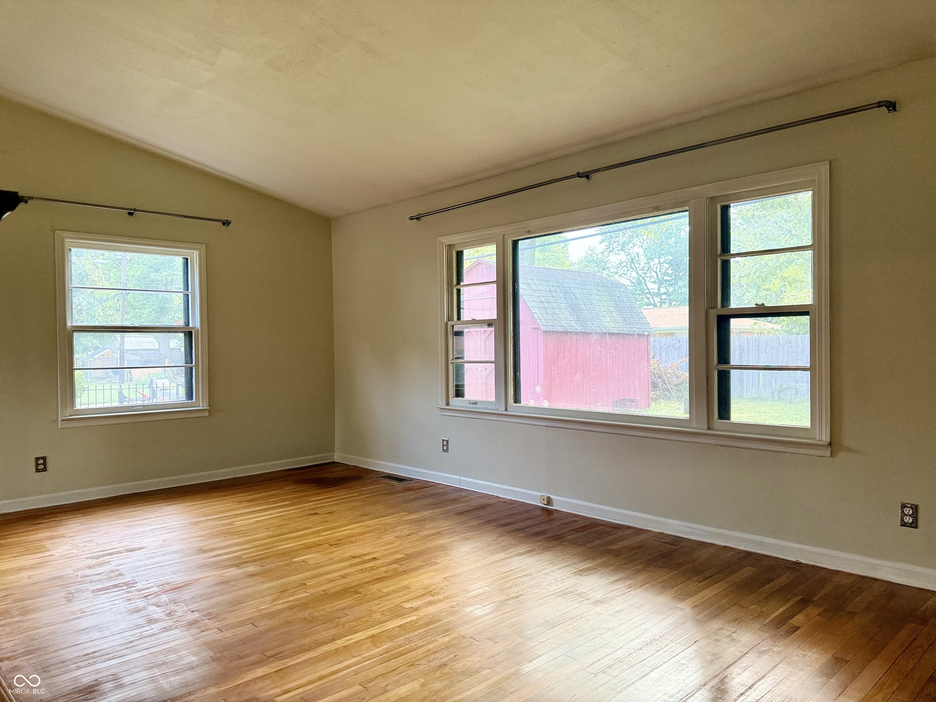2032 Radcliffe Avenue, Indianapolis, IN, 46227 photo 4 of 22
