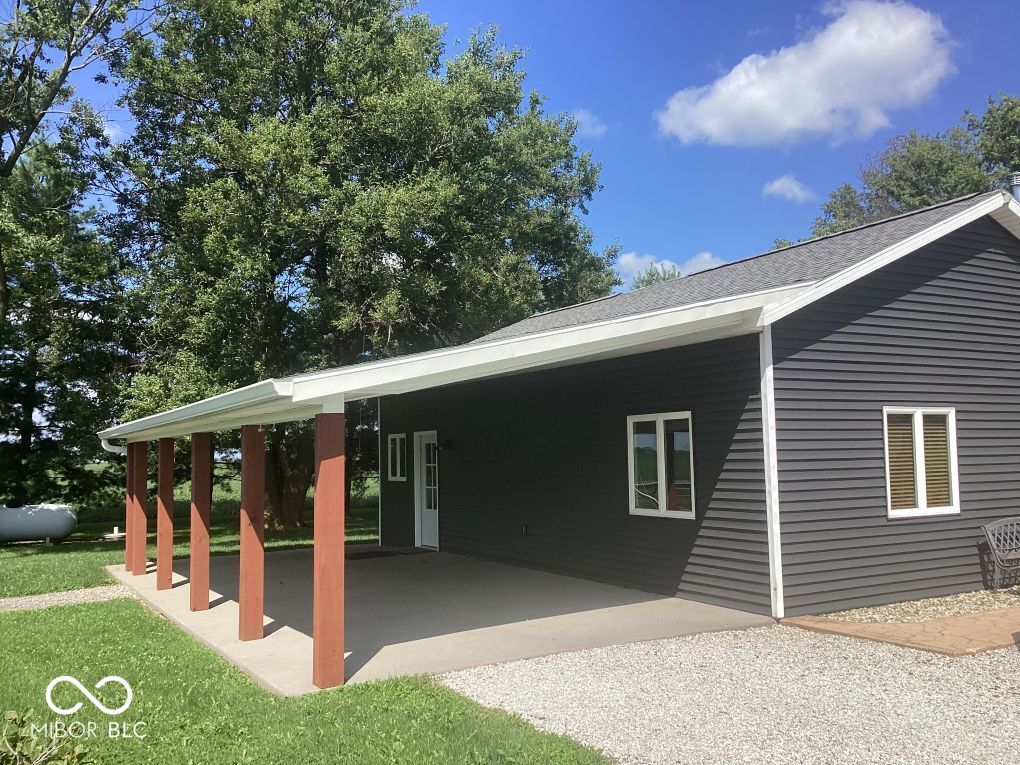 5635 E 1050 S, Keystone, IN, 46759 photo 4 of 33