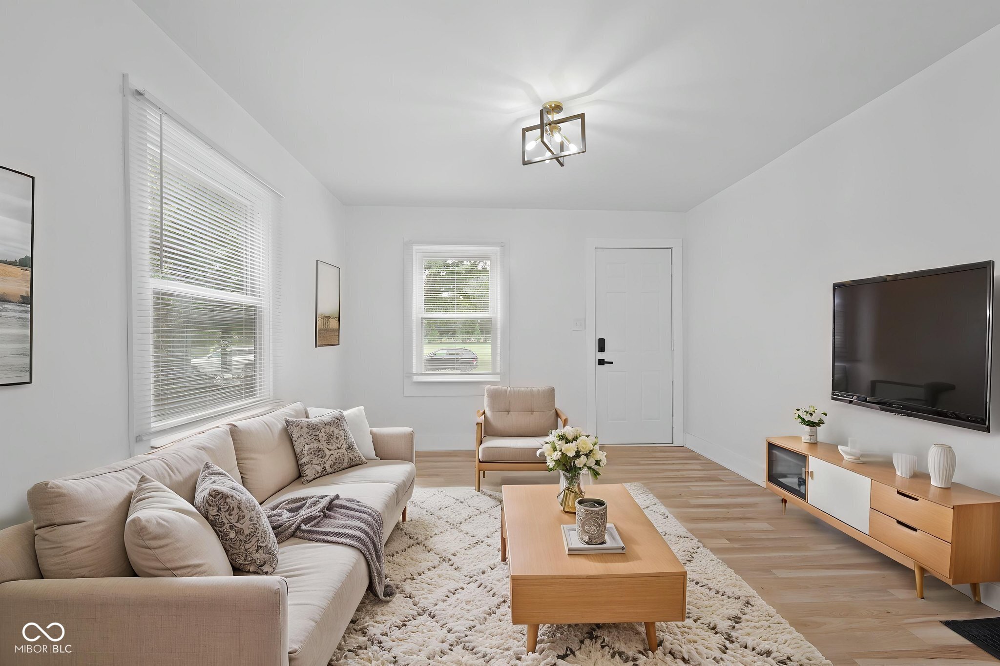 1422 E 49th Street, Indianapolis, IN, 46205 photo 4 of 25