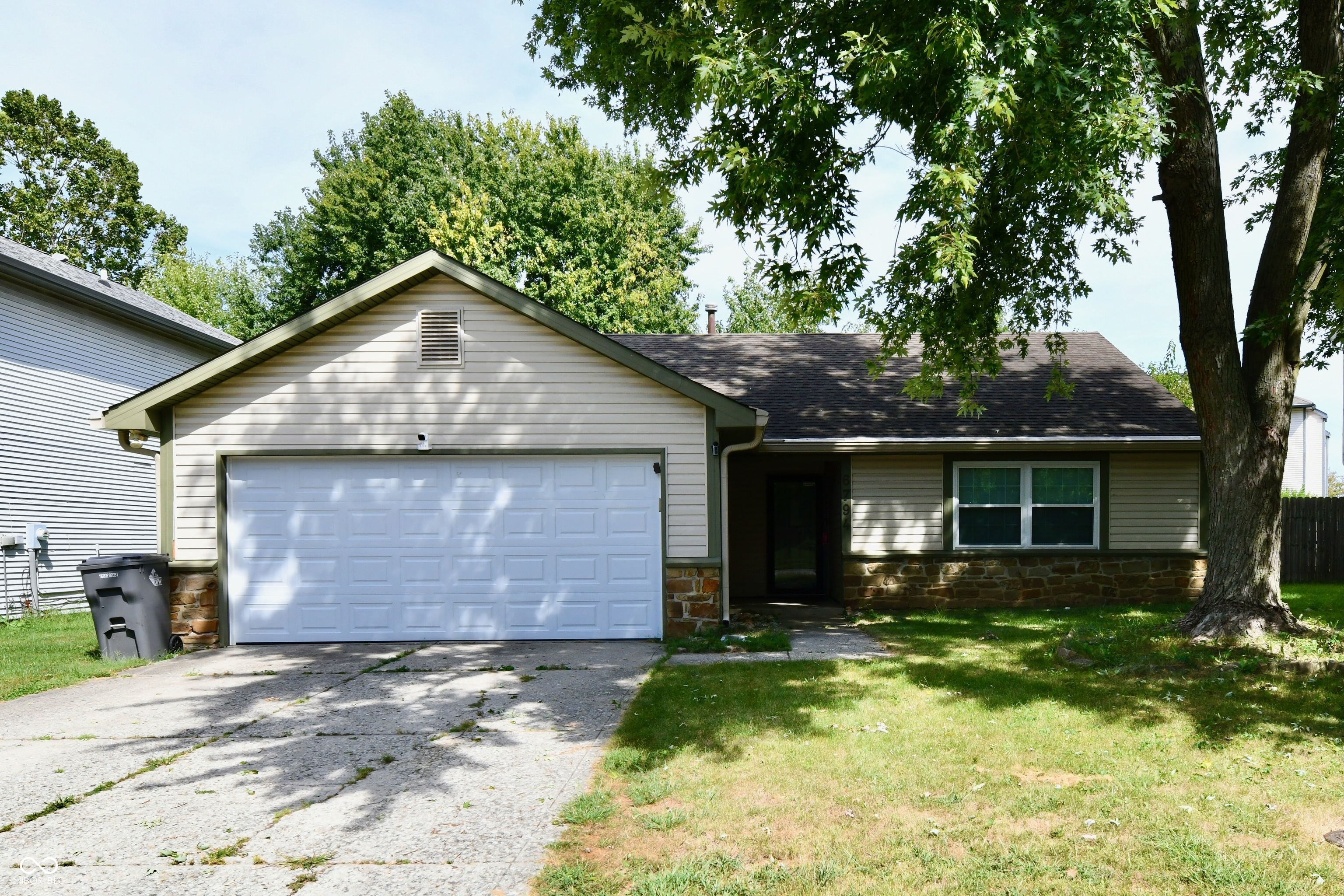 6794 Dunsany Lane, Indianapolis, IN, 46254 photo 4 of 47