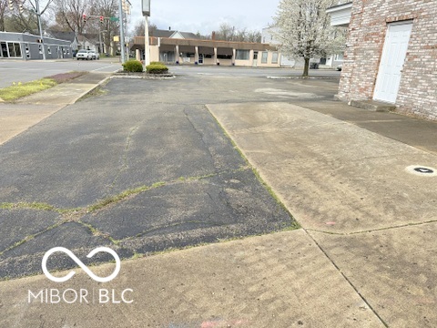 809 E 8th Street, Anderson, IN, 46012 photo 4 of 10