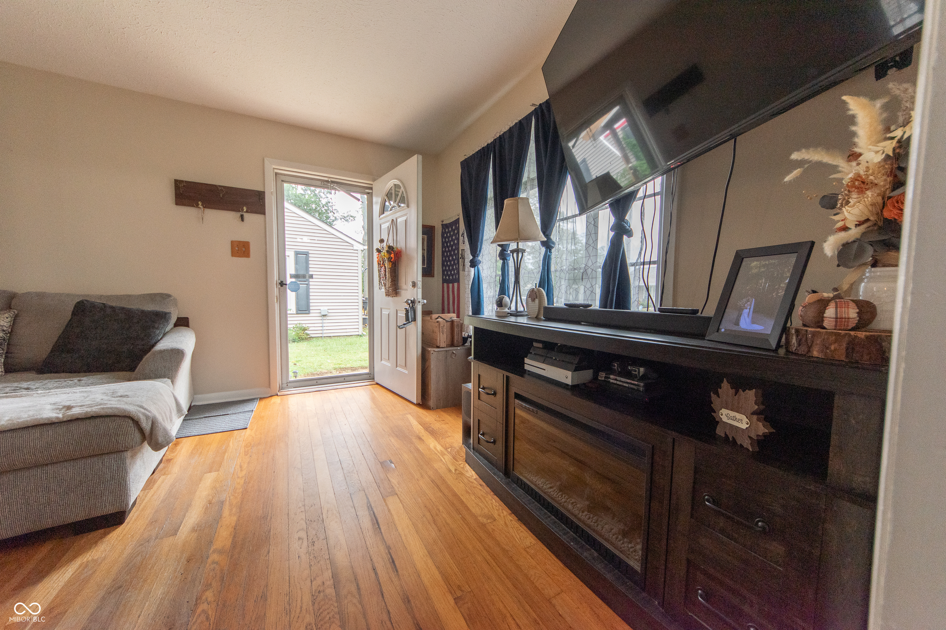 2013 14th Street, Columbus, IN, 47201 photo 4 of 21