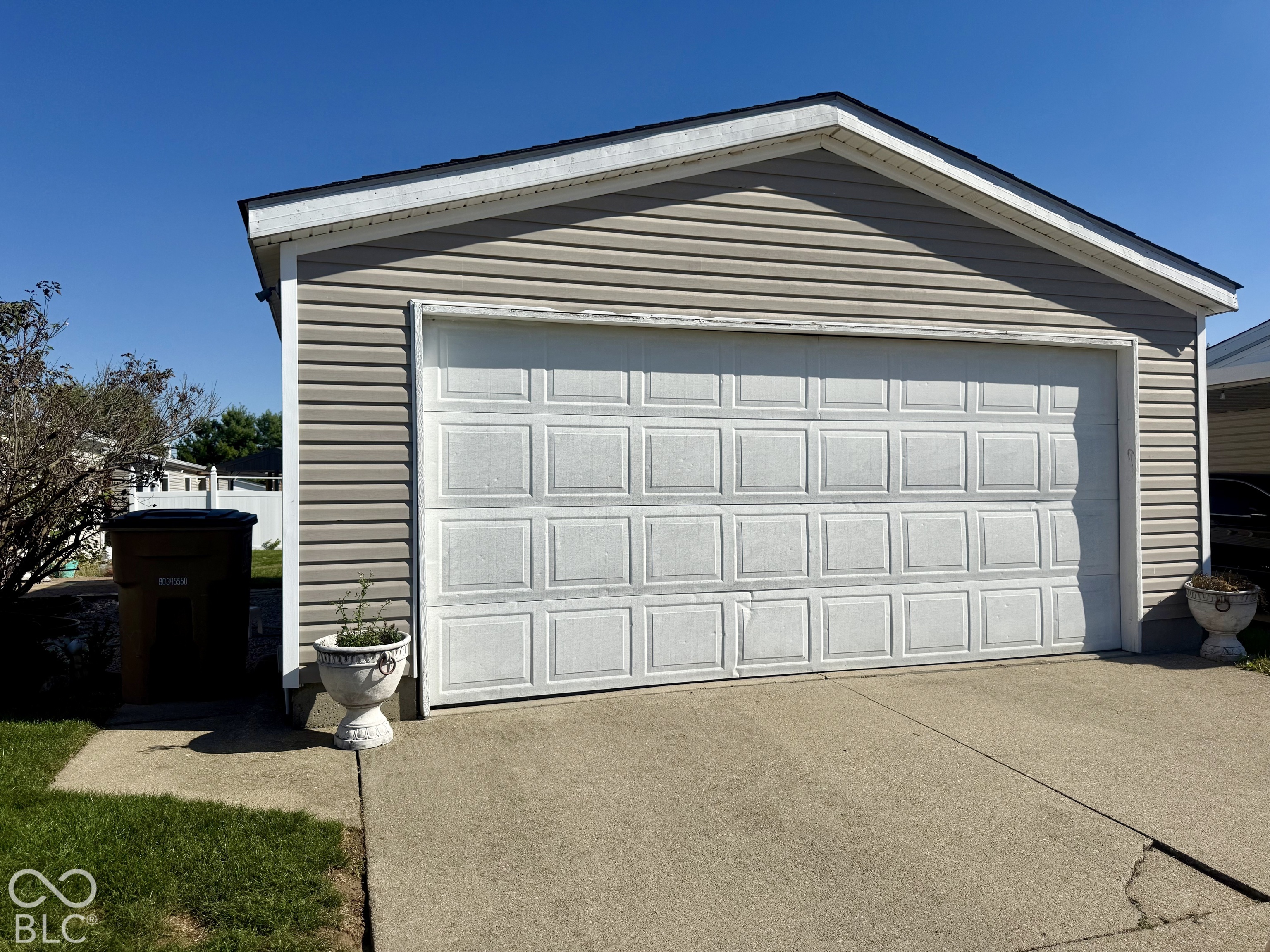 3313 Deerbrook Drive, Columbus, IN, 47203 photo 4 of 20