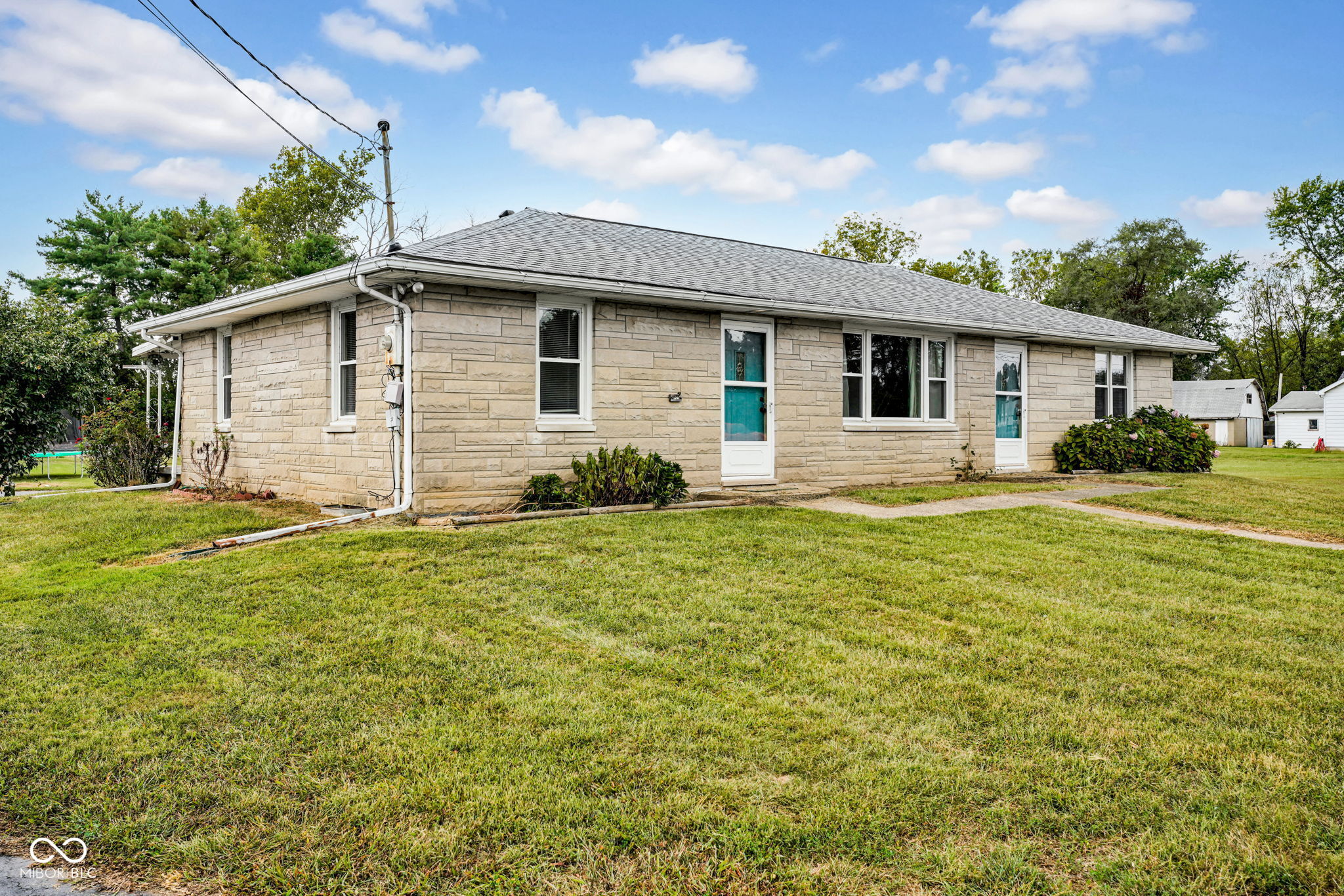 6954 S Jonesville Road, Columbus, IN, 47201 photo 4 of 32