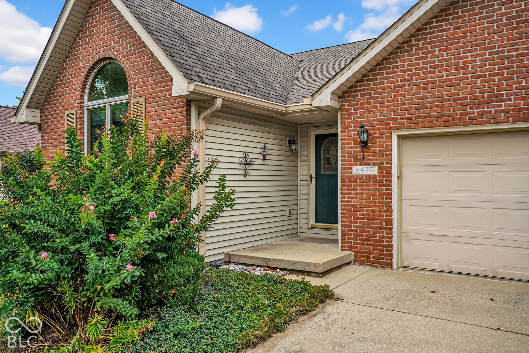 2470 Fairfax Court, Columbus, IN, 47203 photo 4 of 38