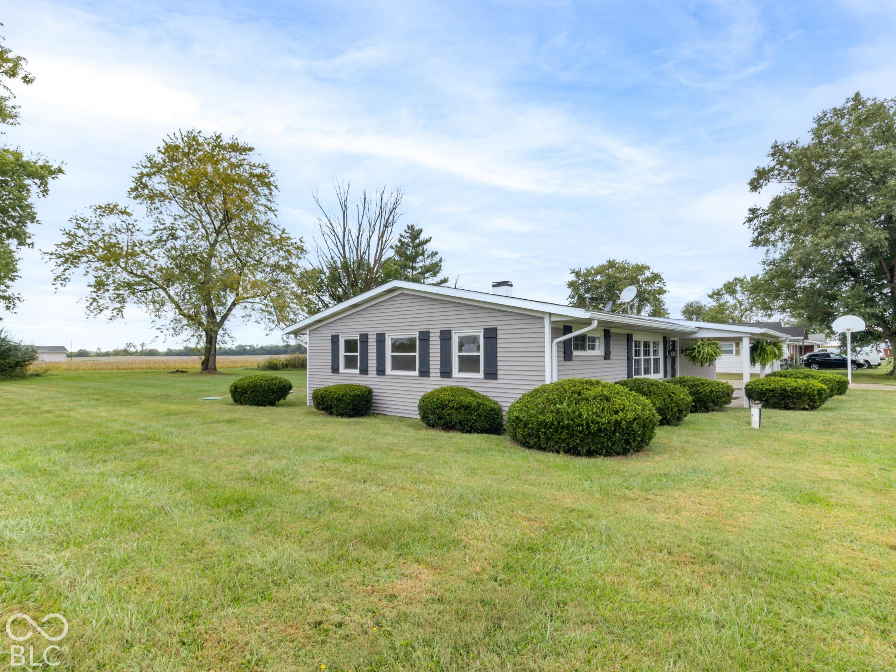 8846 W Dorsey Court, Knightstown, IN, 46148 photo 4 of 37