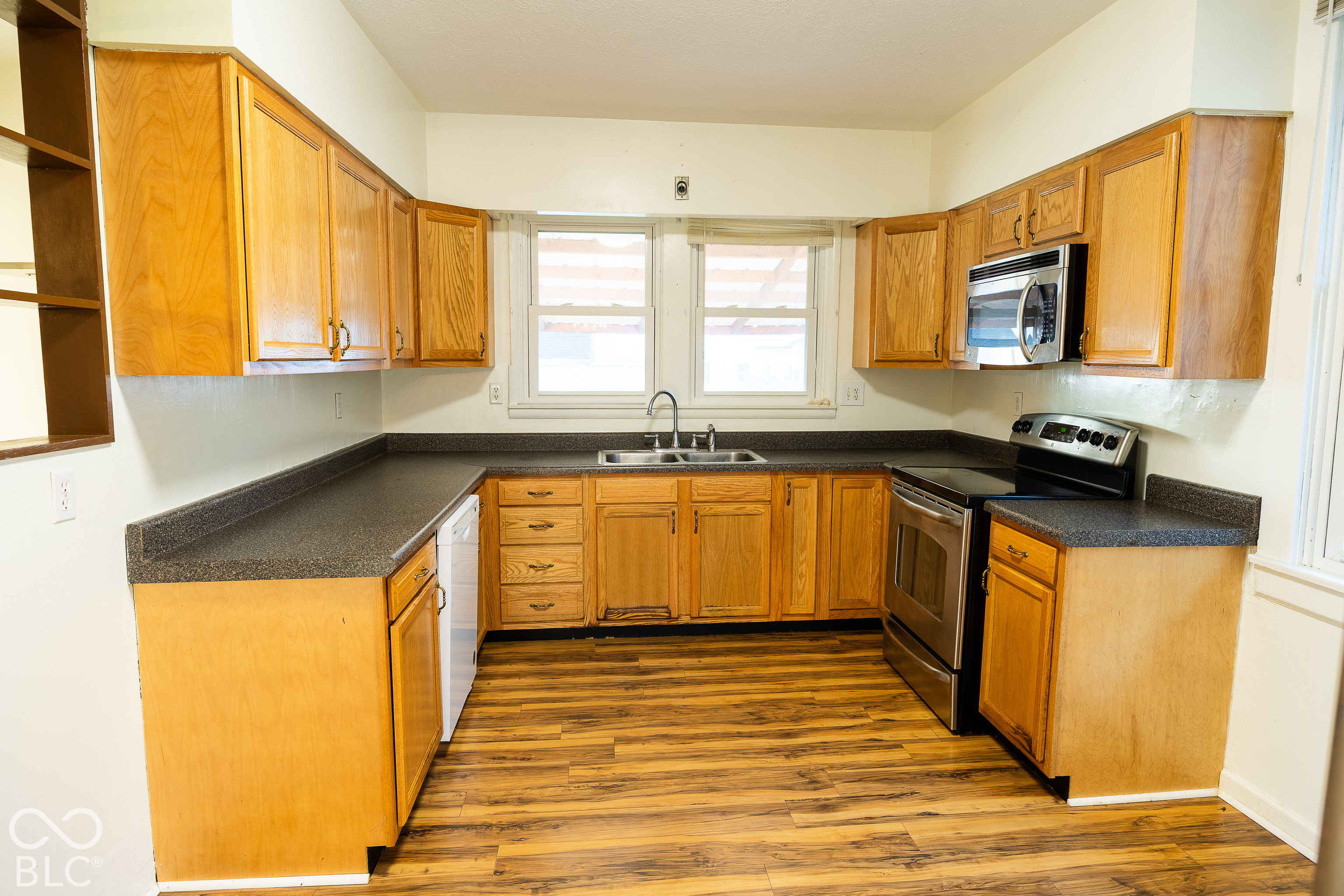 206 S Eastern Avenue, Batesville, IN, 47006 photo 4 of 38