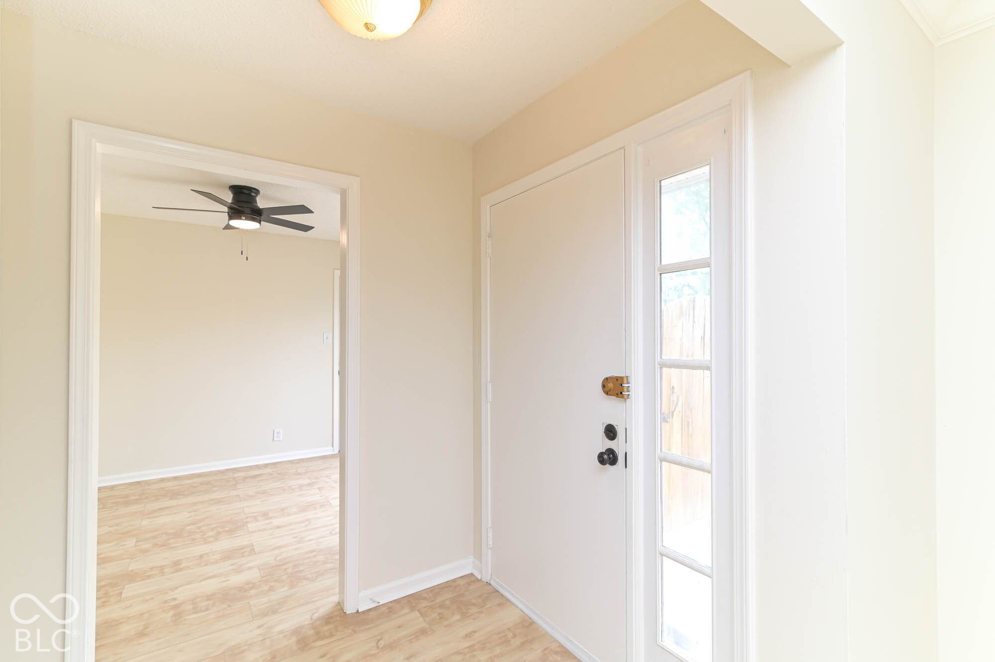 7644 Vintage Circle, Indianapolis, IN, 46226 photo 4 of 27