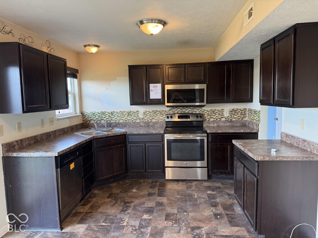 7826 Puckett Lane, Camby, IN, 46113 photo 4 of 10