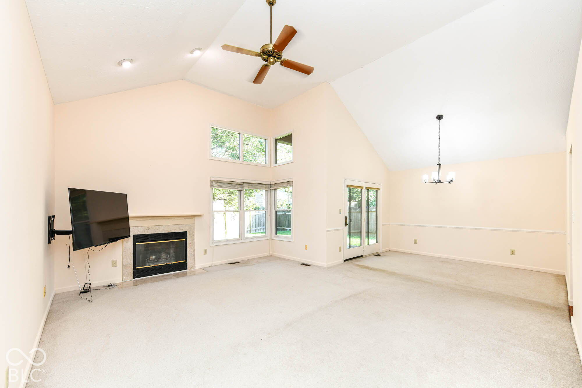 8823 Wintergreen Way, Indianapolis, IN, 46256 photo 4 of 29