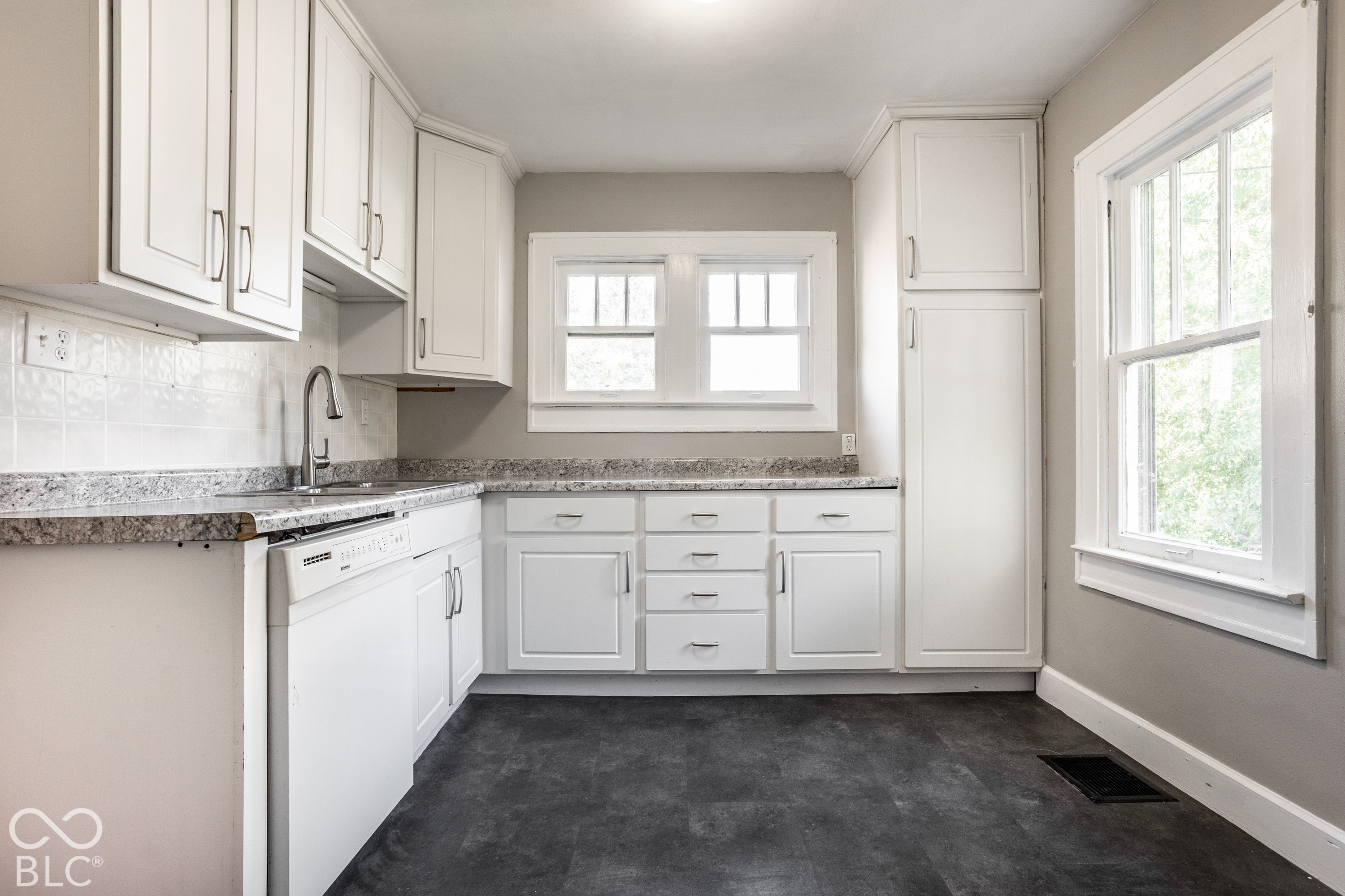 1432 E Mills Avenue, Indianapolis, IN, 46227 photo 4 of 33
