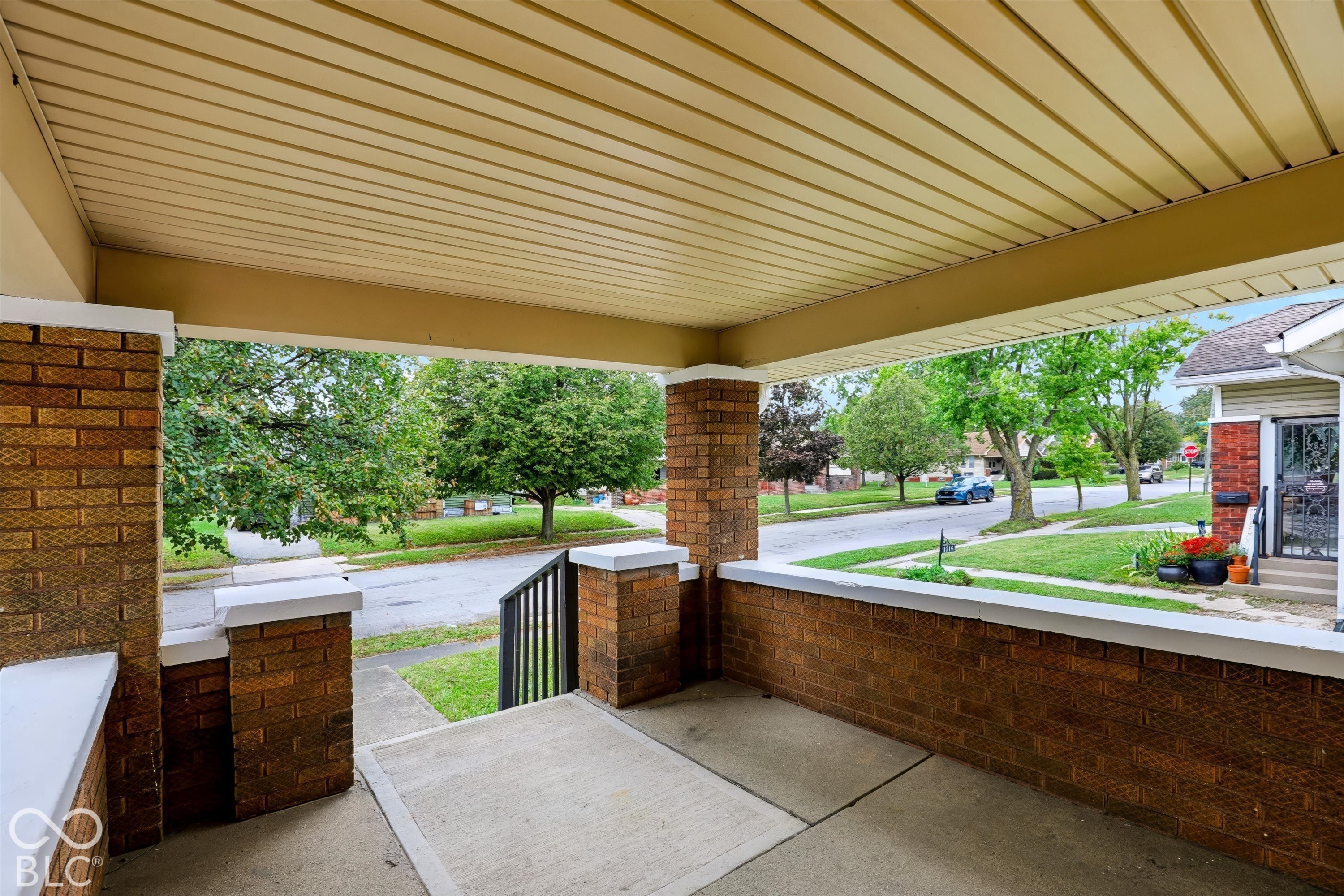 1311 N Linwood Avenue, Indianapolis, IN, 46201 photo 4 of 55
