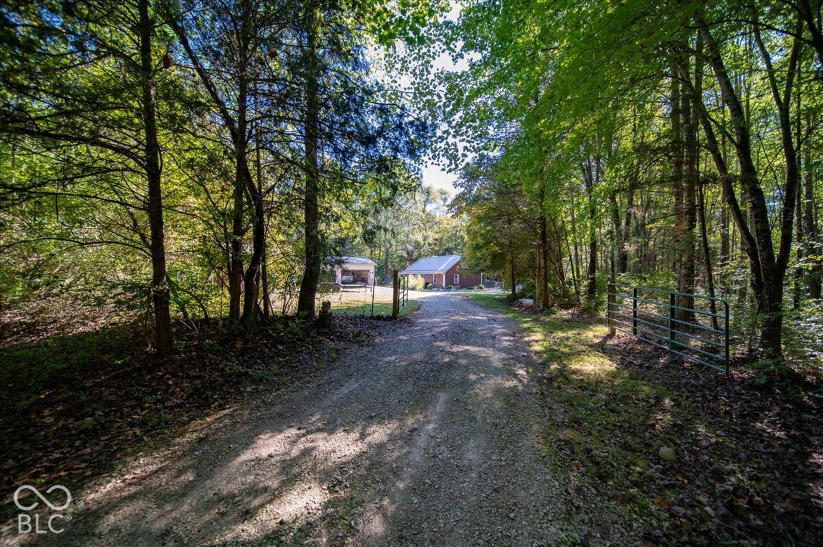 7654 E Bill Smith Drive, Martinsville, IN, 46151 photo 4 of 37