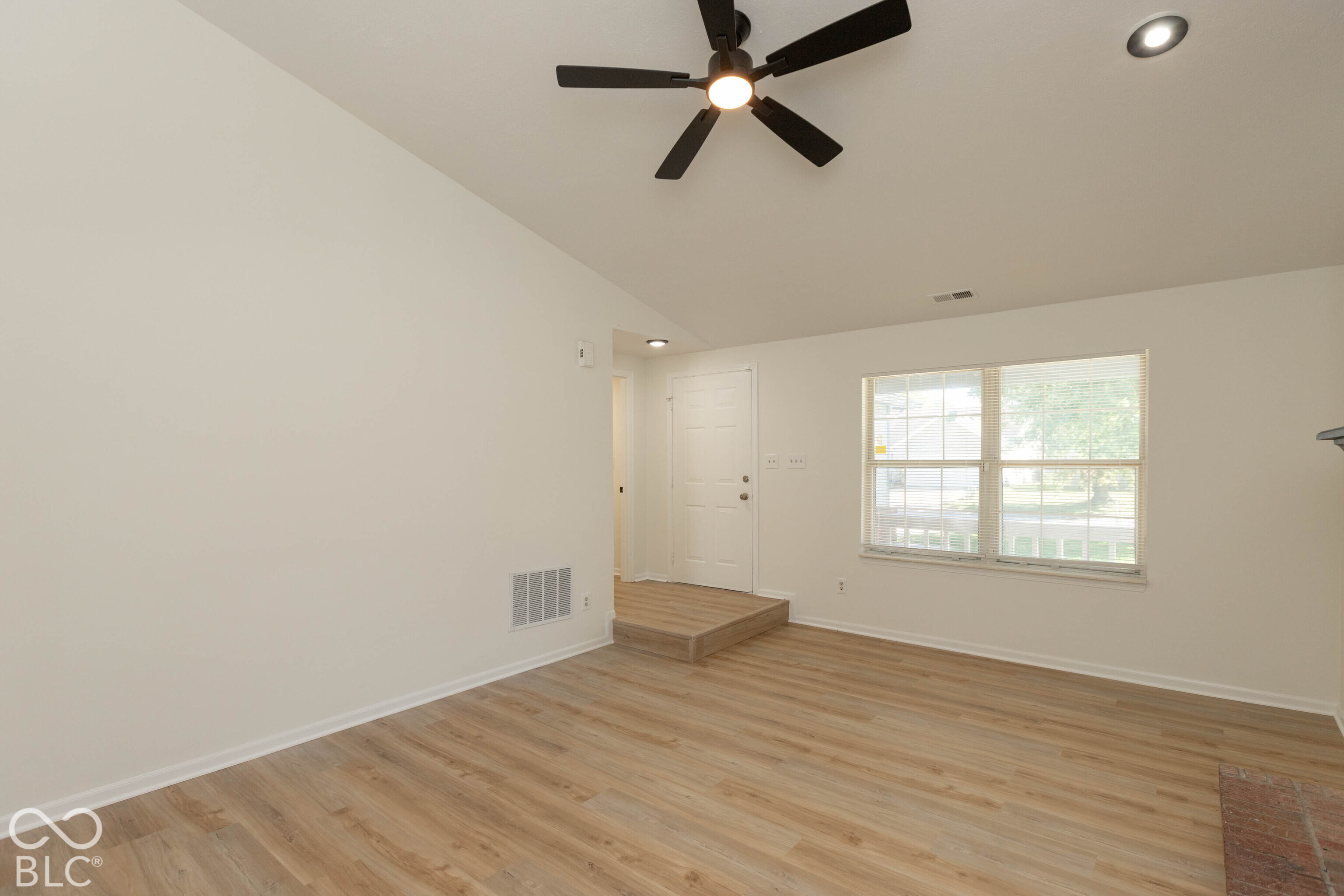 6714 Dunsany Court, Indianapolis, IN, 46254 photo 4 of 20