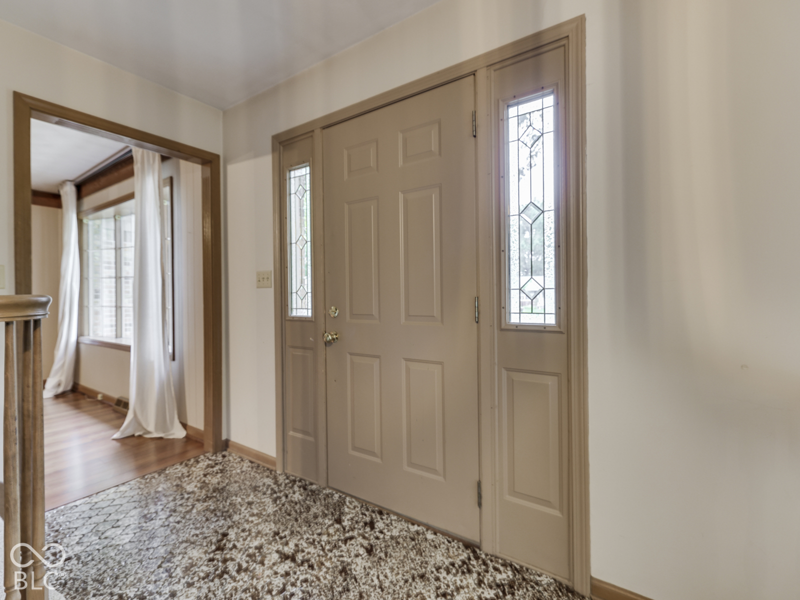 594 Watterson Court, Indianapolis, IN, 46217 photo 4 of 66