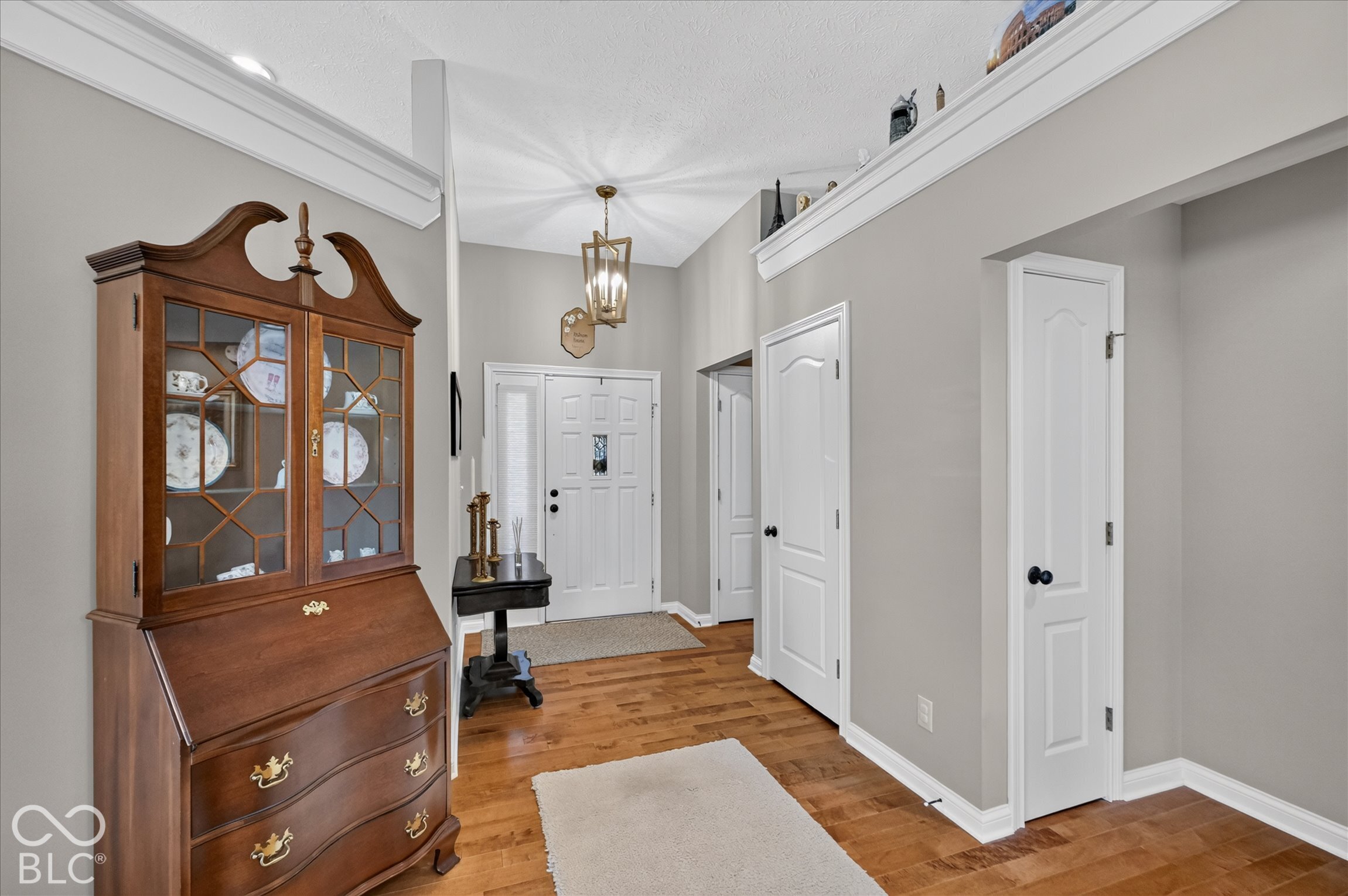 7251 River Glen Drive, Fishers, IN, 46038 photo 4 of 37