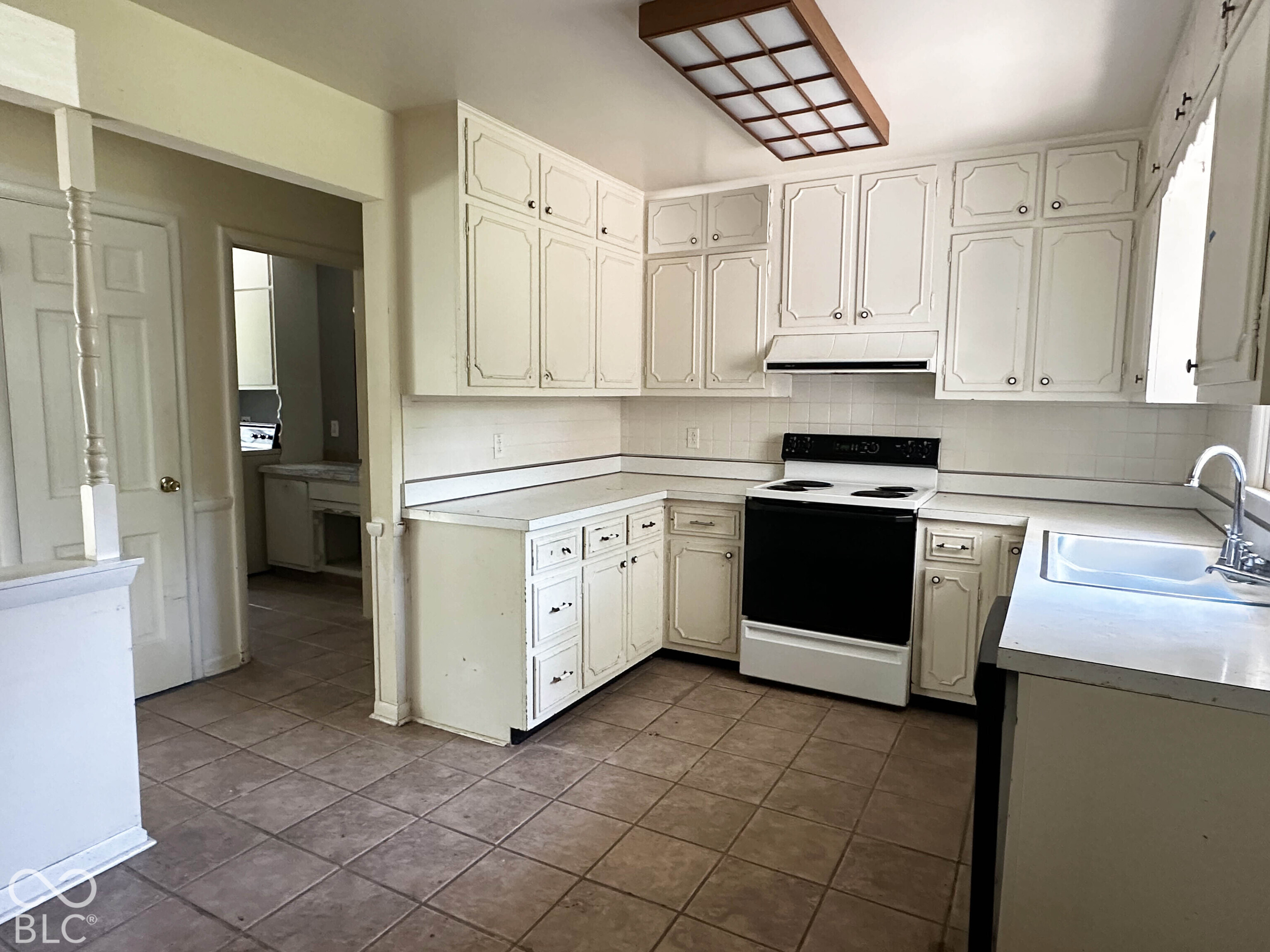 7440 Radburn, Indianapolis, IN, 46214 photo 4 of 23