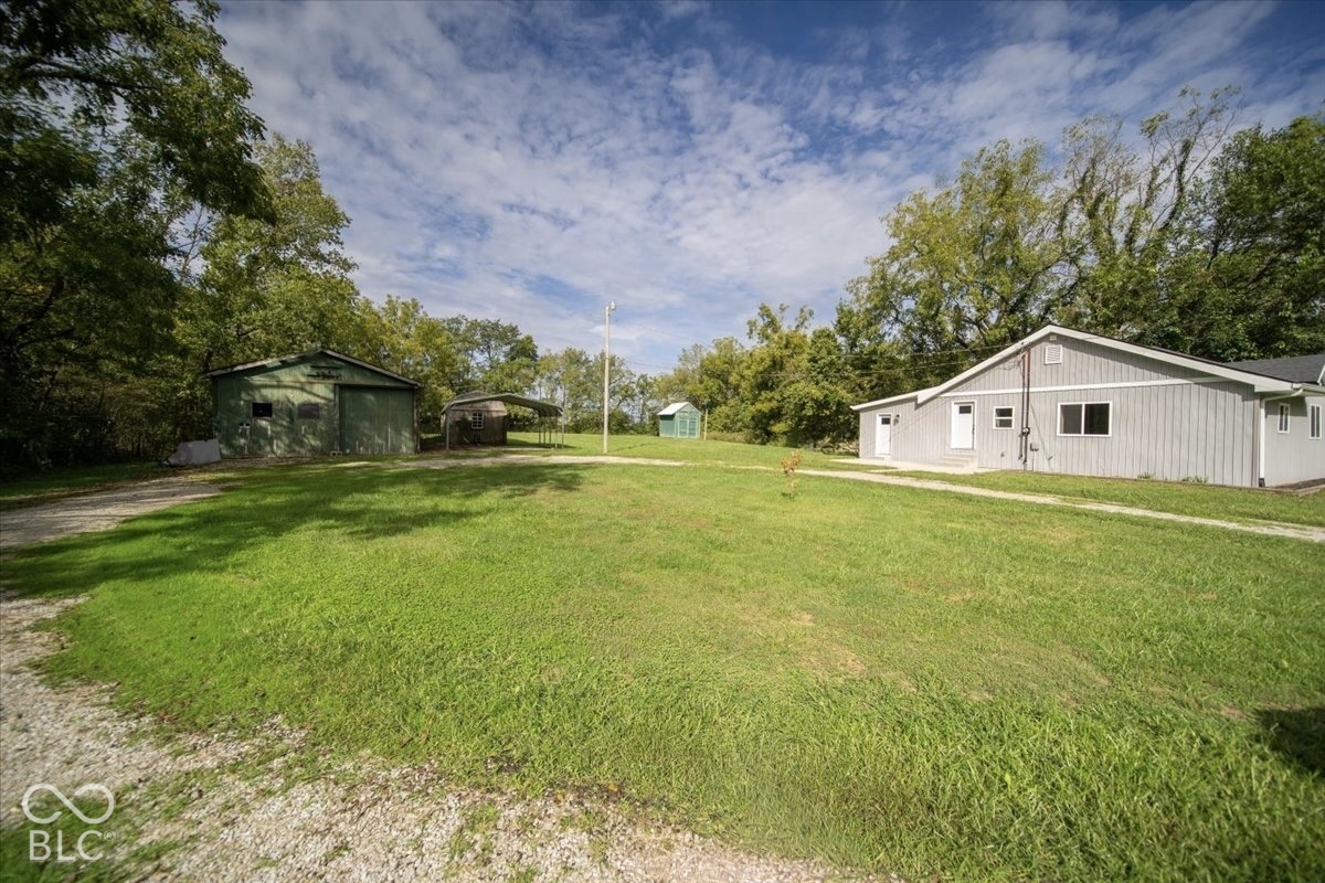 1215 N 450 W, Shelbyville, IN, 46176 photo 4 of 37