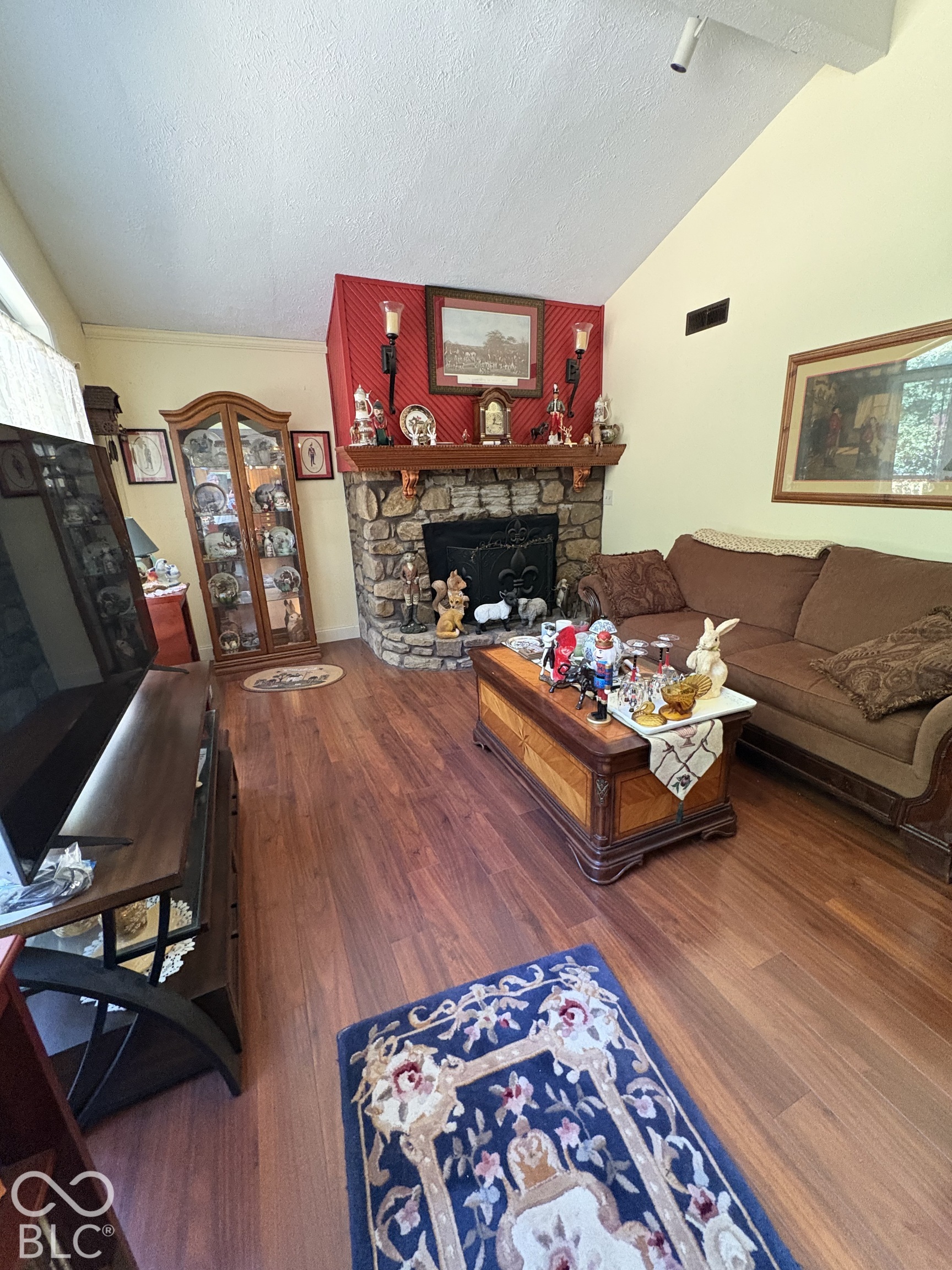1018 Wildwood Lane, New Albany, IN, 47150 photo 4 of 21