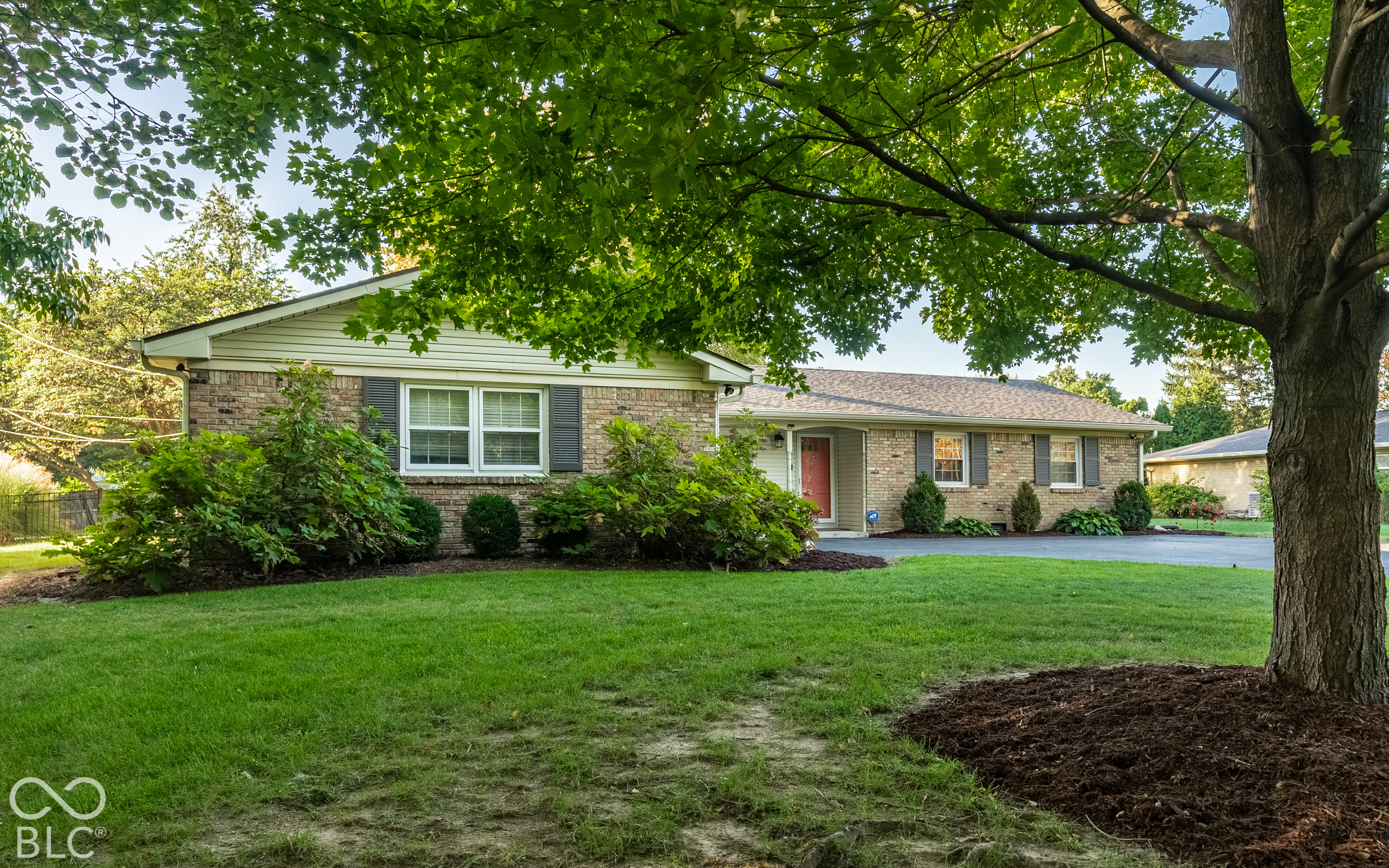 5913 Susan Drive E, Indianapolis, IN, 46250 photo 4 of 42