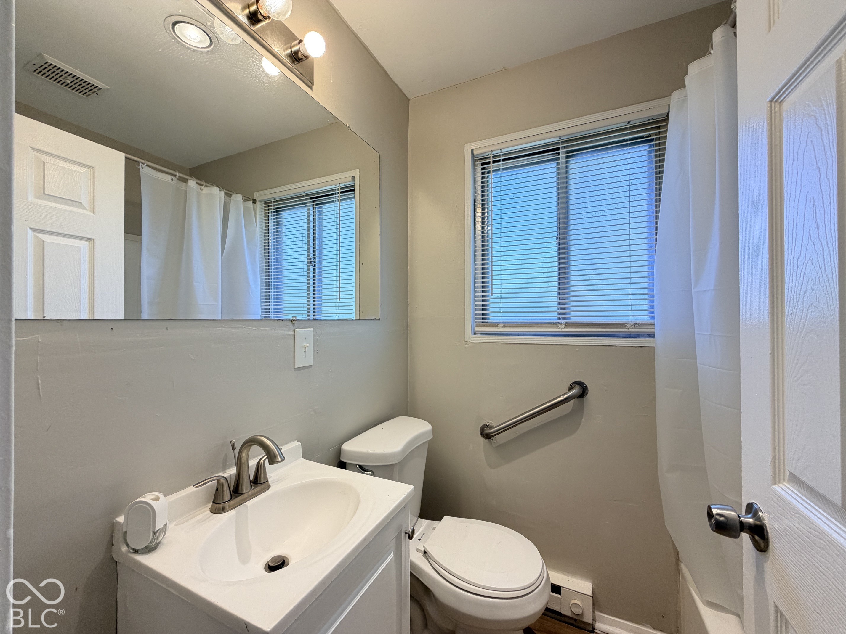6028 Laurel Hall Drive, Indianapolis, IN, 46226 photo 4 of 11