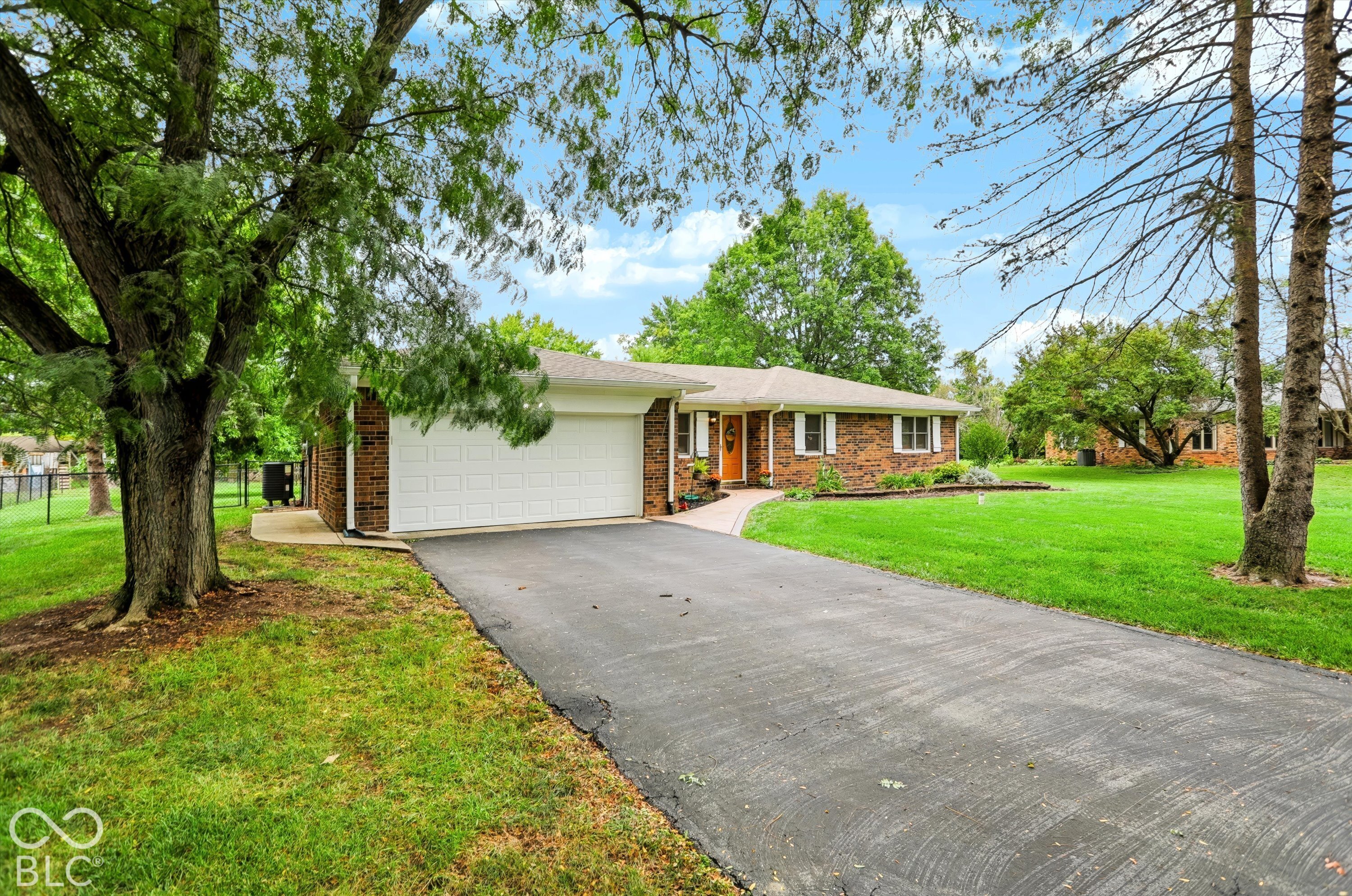 6925 Crown Drive, Brownsburg, IN, 46112 photo 4 of 52