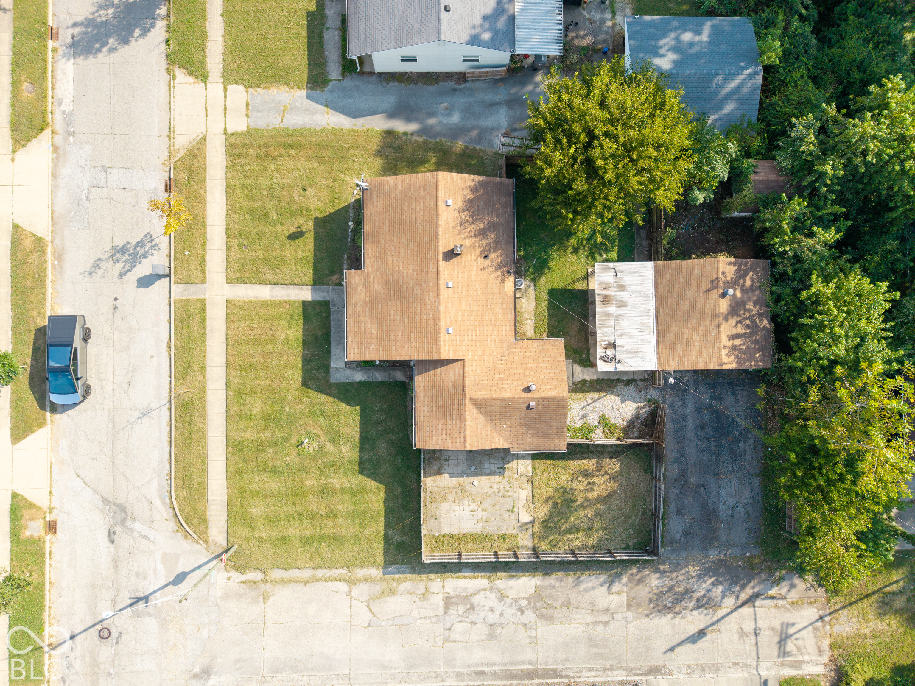 432 S Kenmore Road, Indianapolis, IN, 46219 photo 4 of 34