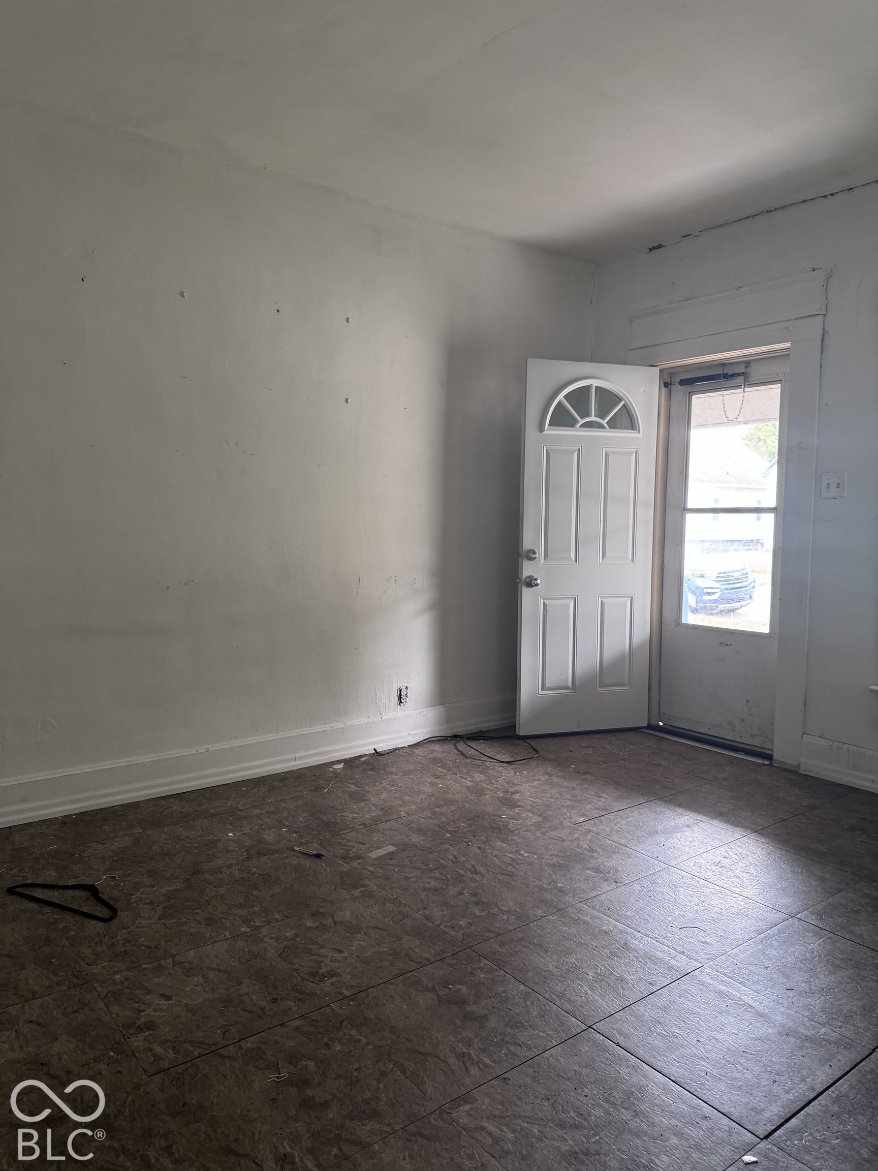 1535 8th Avenue, Terre Haute, IN, 47804 photo 4 of 6