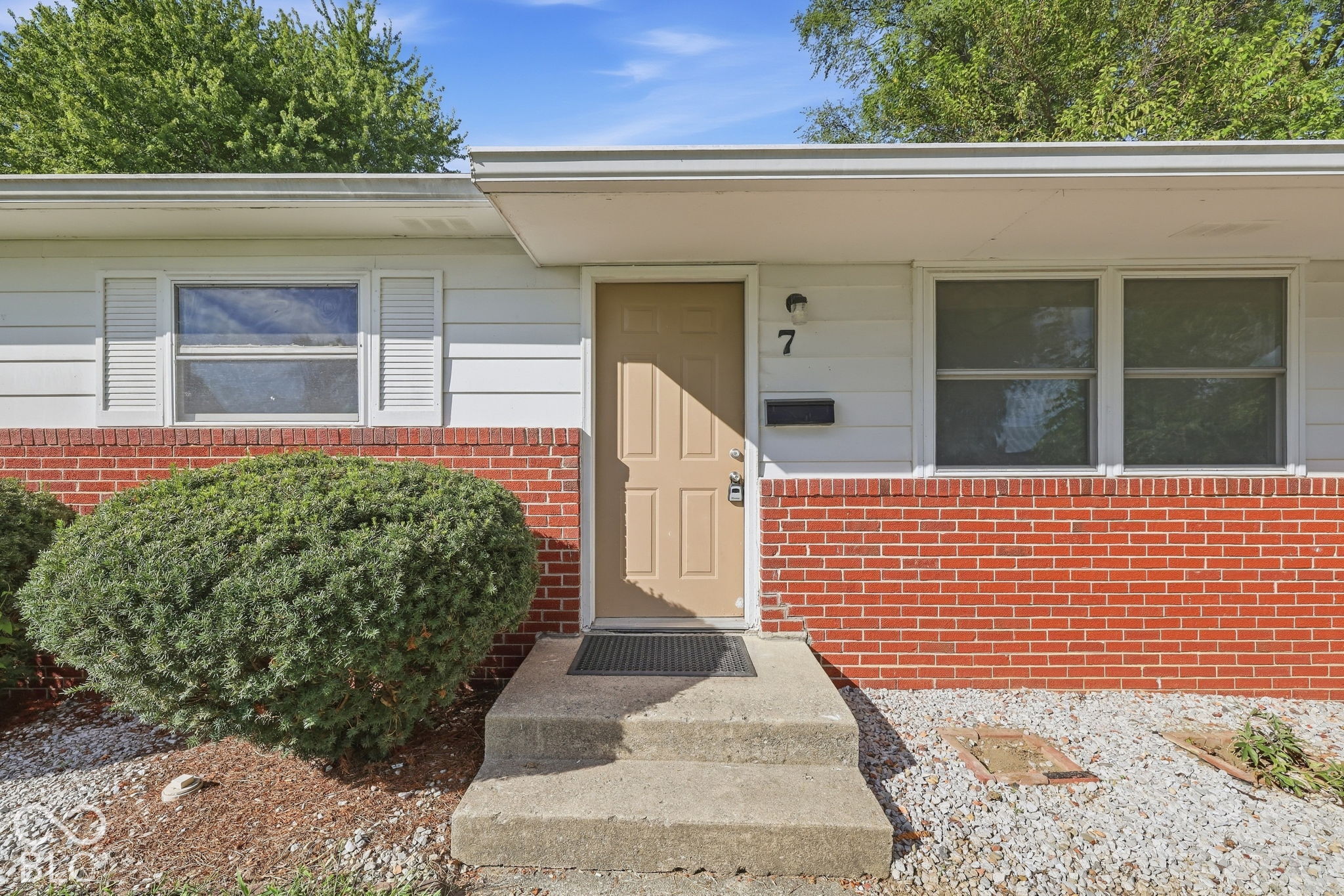 7 Crestview, Greenwood, IN, 46143 photo 4 of 26