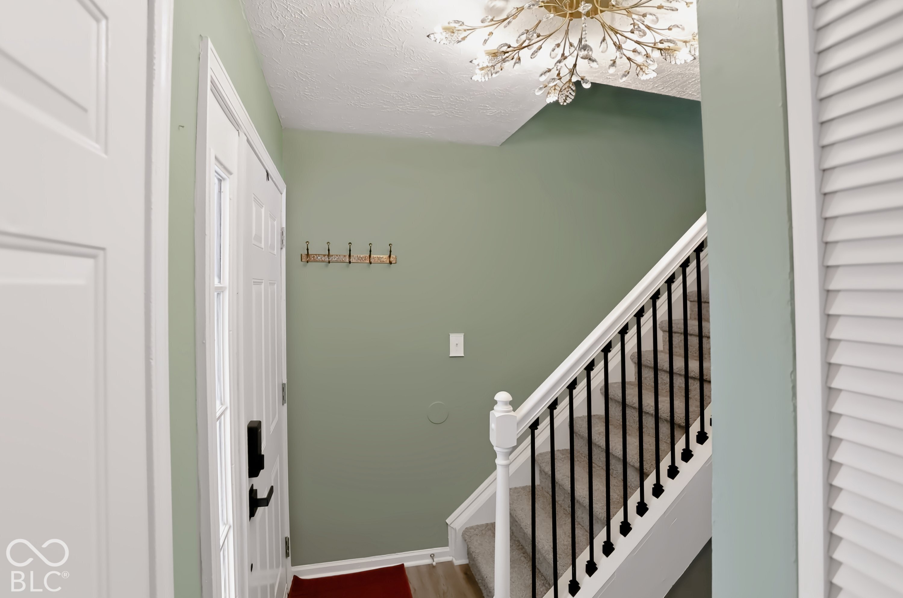 6059 S Bay Drive, Indianapolis, IN, 46250 photo 4 of 31