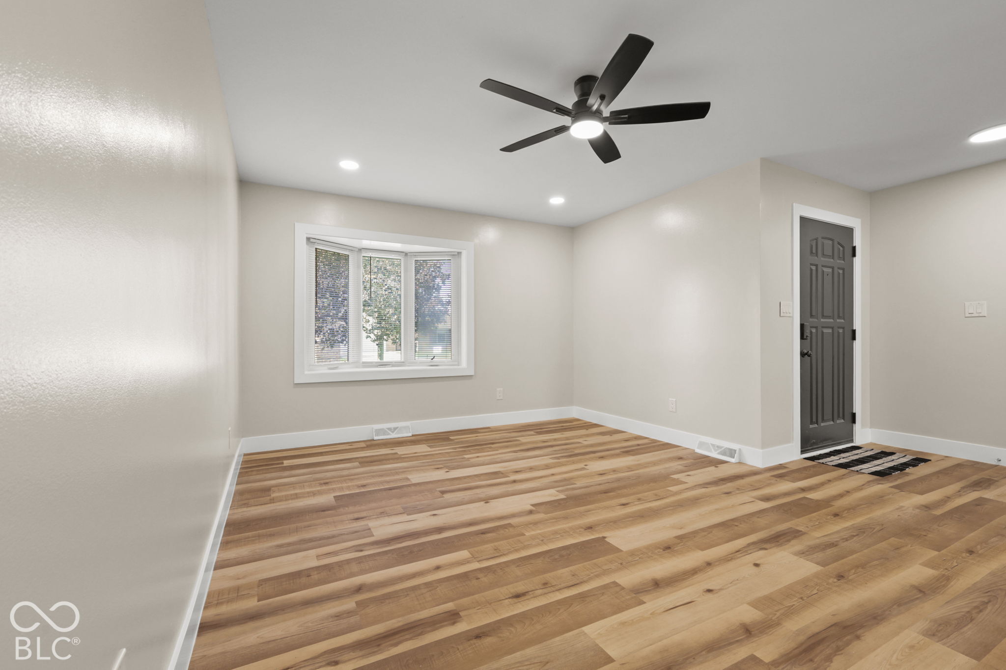 209 Pinedale Drive, Whiteland, IN, 46184 photo 4 of 33