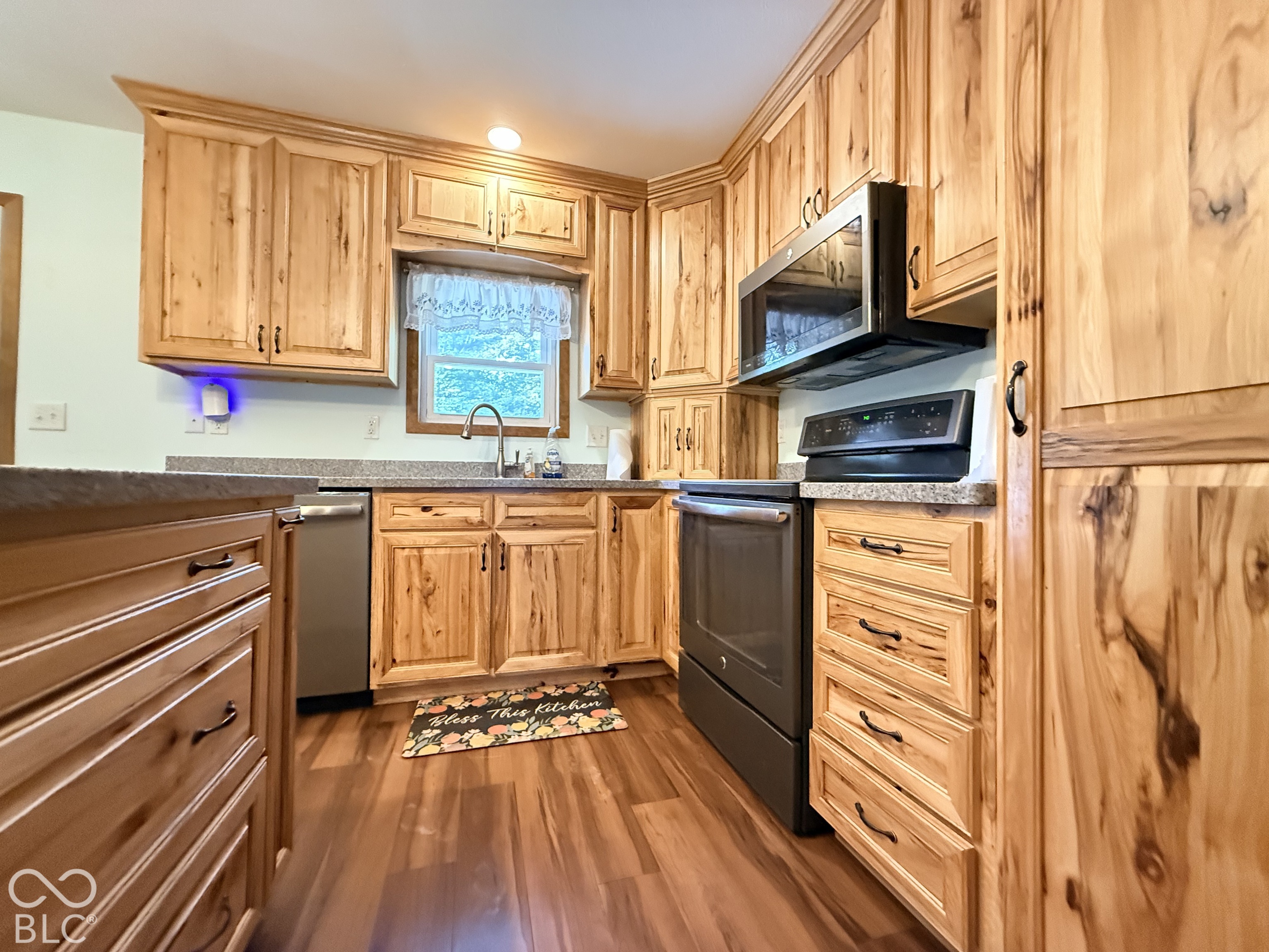 2902 W Stratford Circle, Crawfordsville, IN, 47933 photo 4 of 54