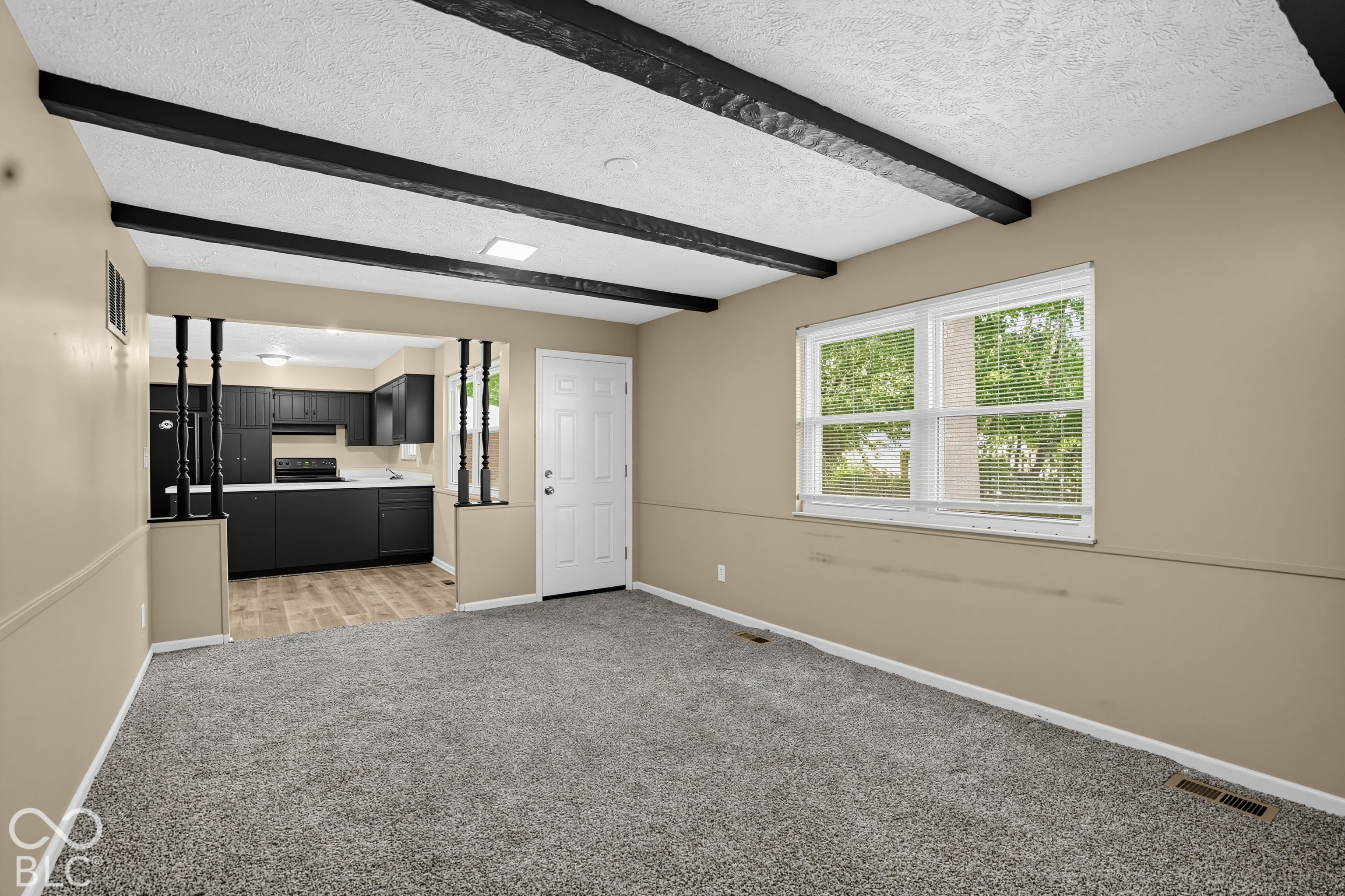 9430 Barr Drive, Indianapolis, IN, 46229 photo 4 of 19