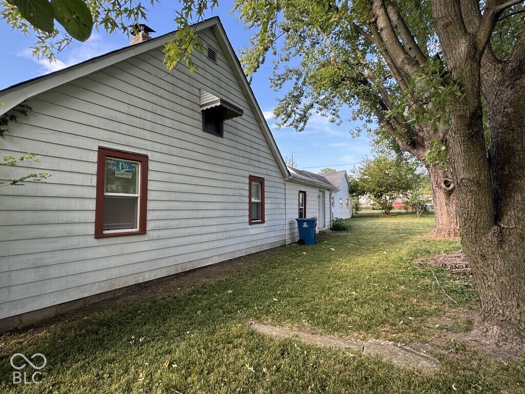 2726 S Lyons Avenue, Indianapolis, IN, 46241 photo 4 of 35