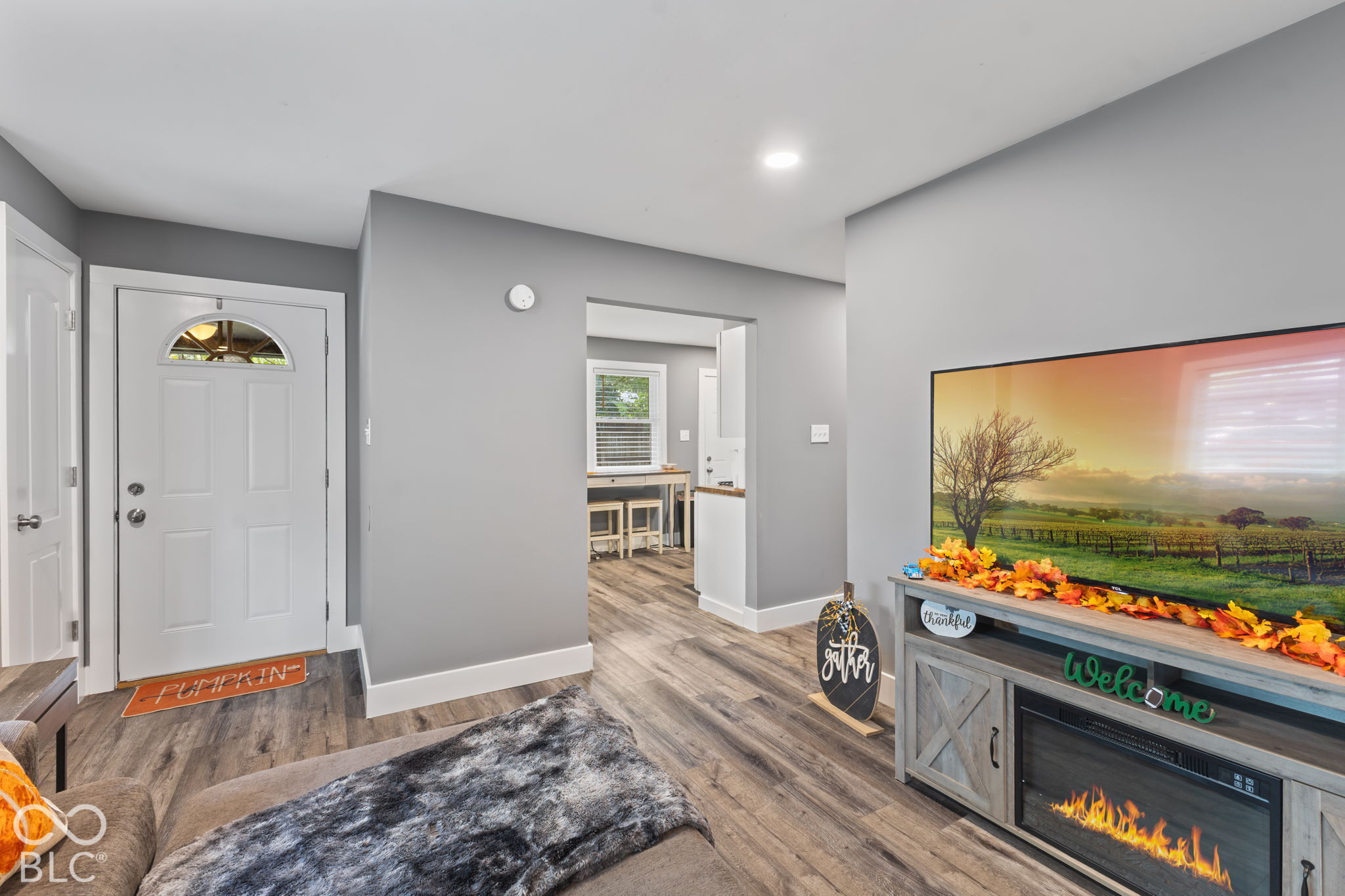 445 Gimber, Indianapolis, IN, 46225 photo 4 of 20