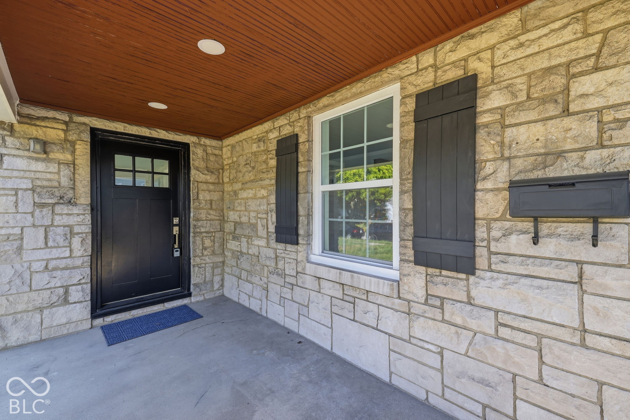 25 N Catherwood Avenue, Indianapolis, IN, 46219 photo 4 of 52