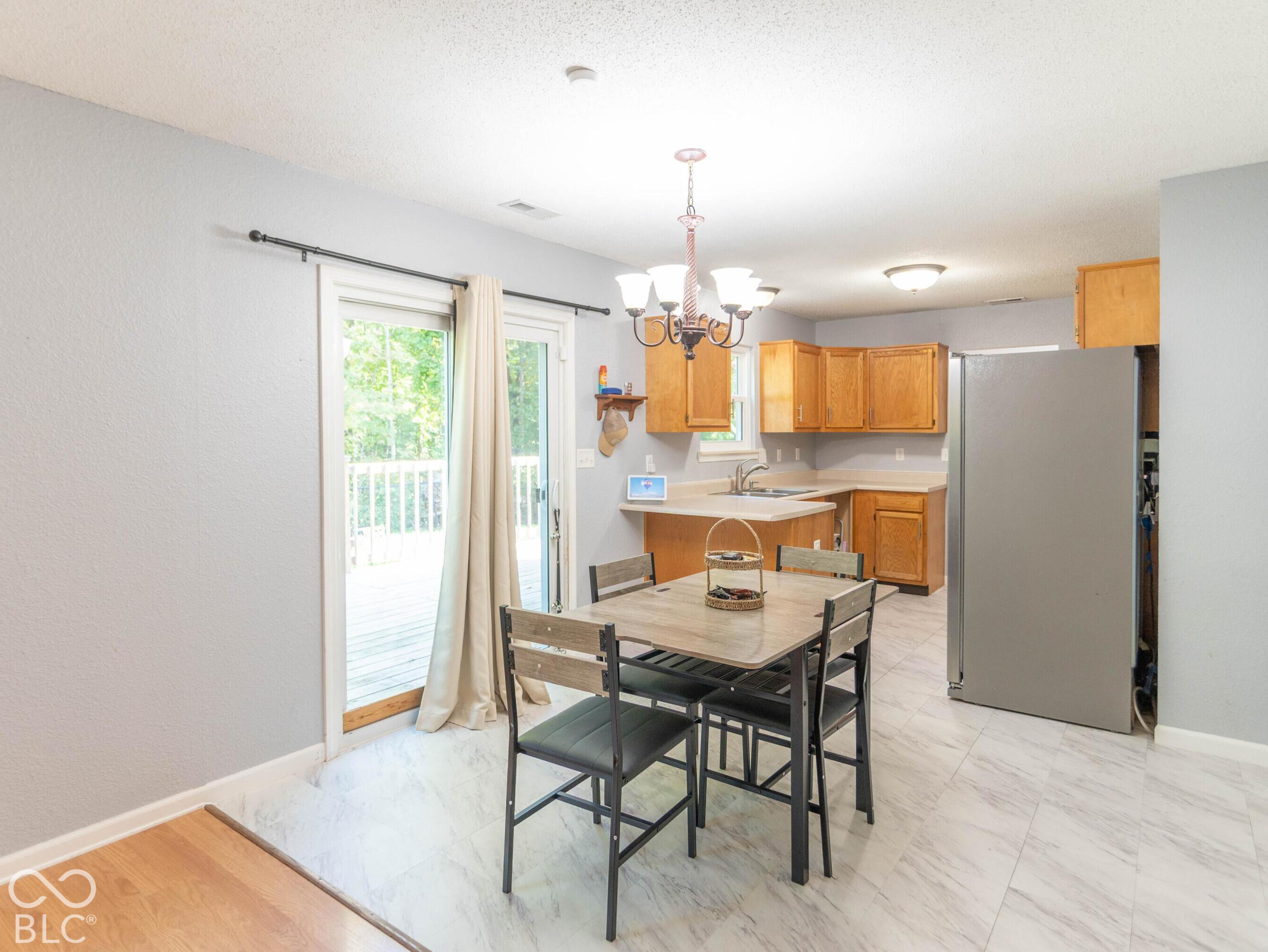 6038 Gimbel Circle, Indianapolis, IN, 46221 photo 4 of 17