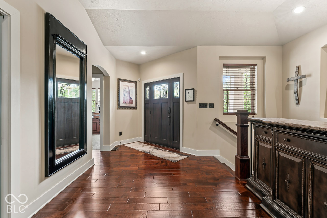 6736 W Stonegate Drive, Zionsville, IN, 46077 photo 4 of 67