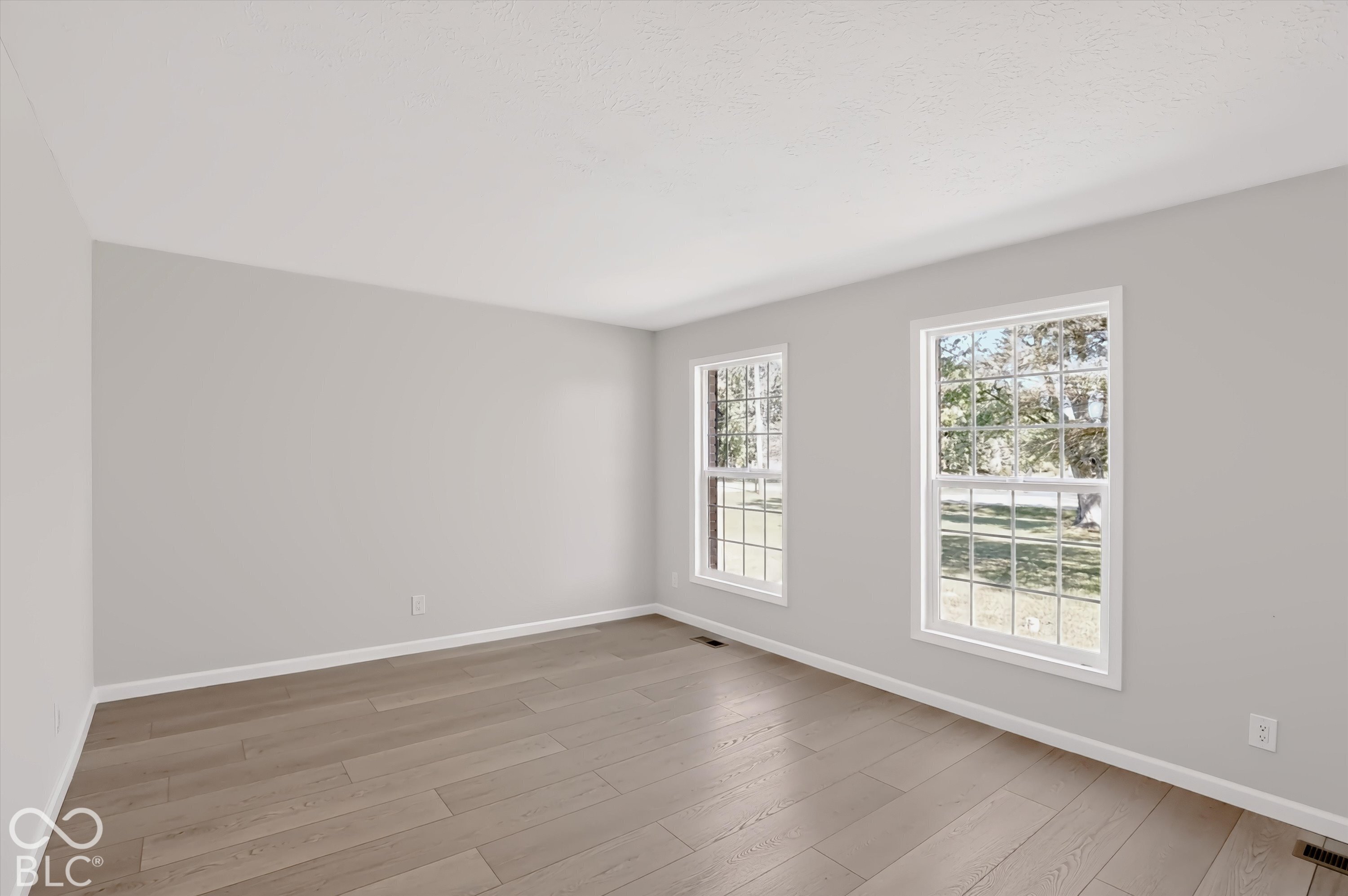 9646 Shelborne Road, Carmel, IN, 46032 photo 4 of 37