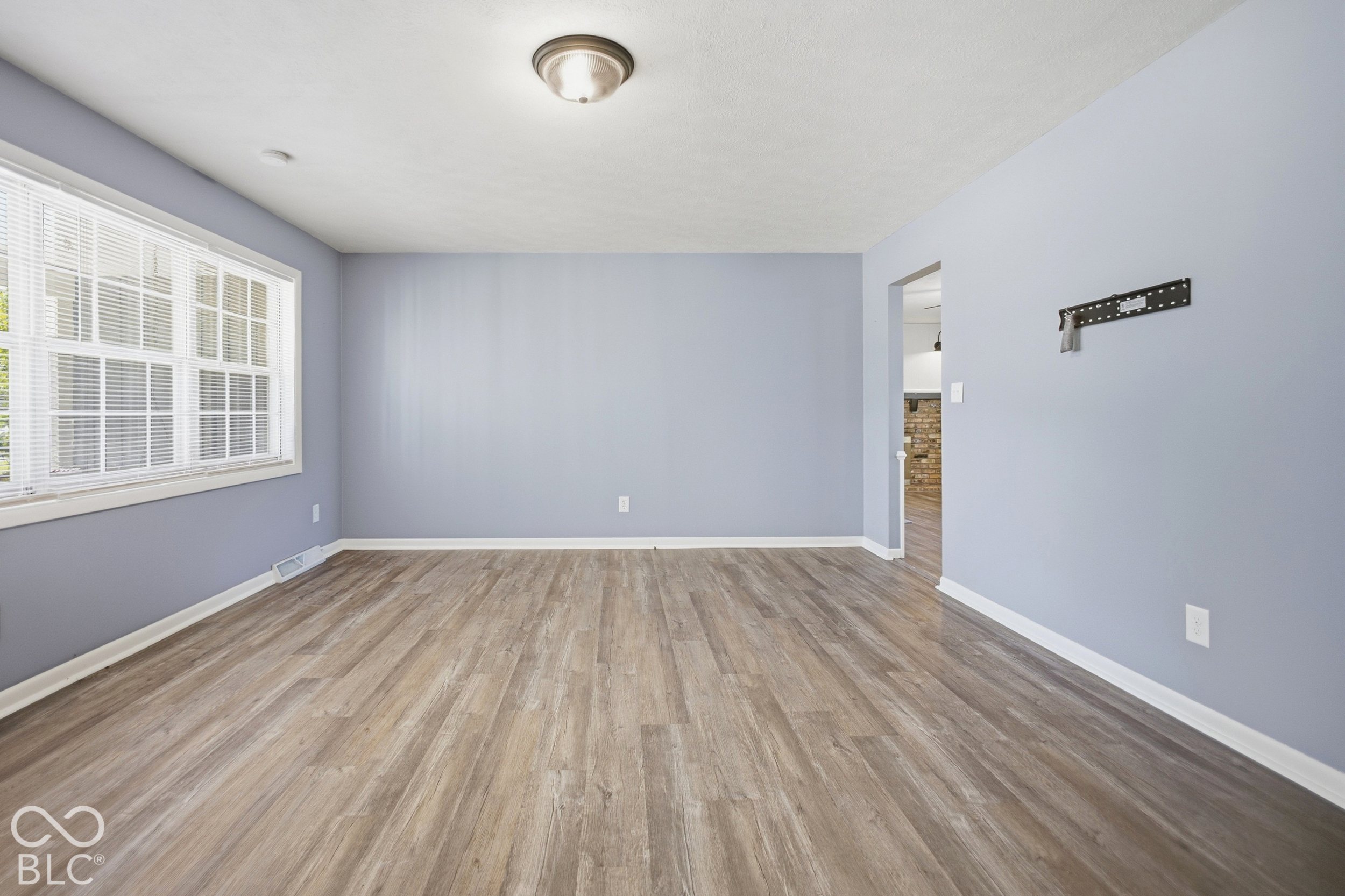 432 Chapel Hill West Drive, Indianapolis, IN, 46214 photo 4 of 38