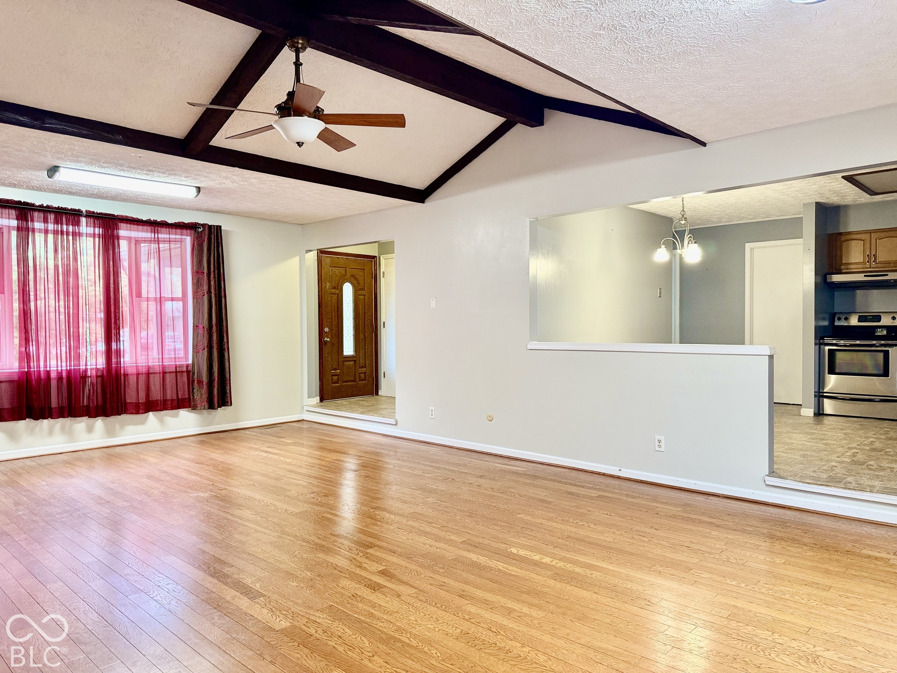 633 Pioneer Drive, Indianapolis, IN, 46217 photo 4 of 24