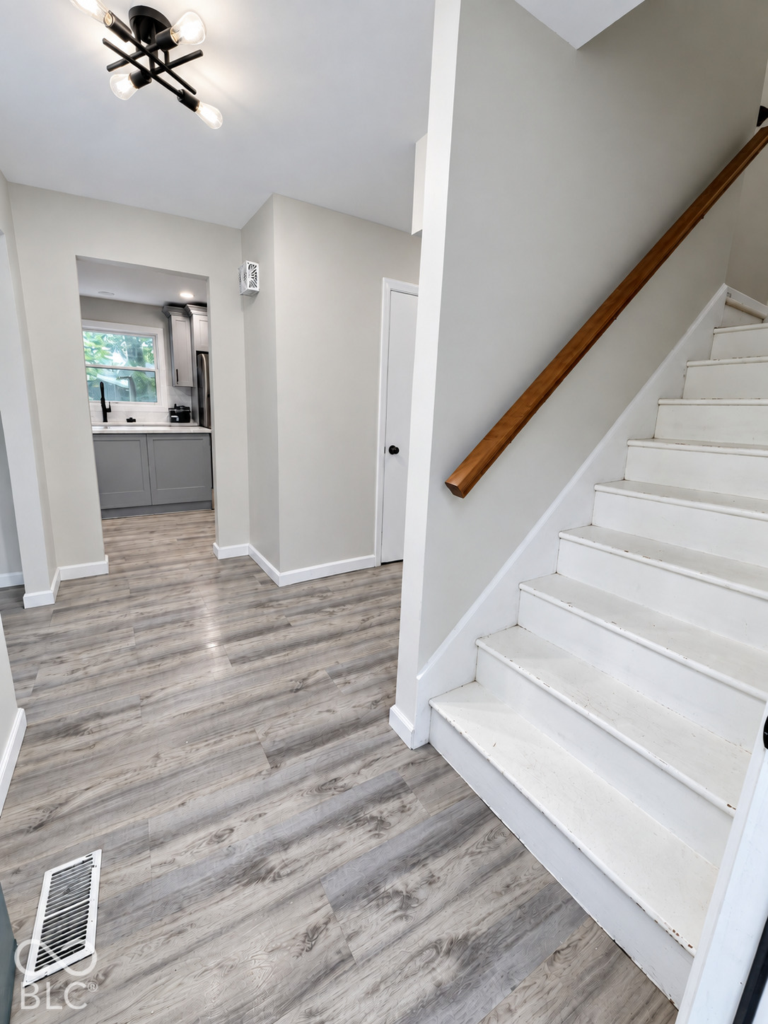 560 E Timberbrook Estate, Shelbyville, IN, 46176 photo 4 of 22