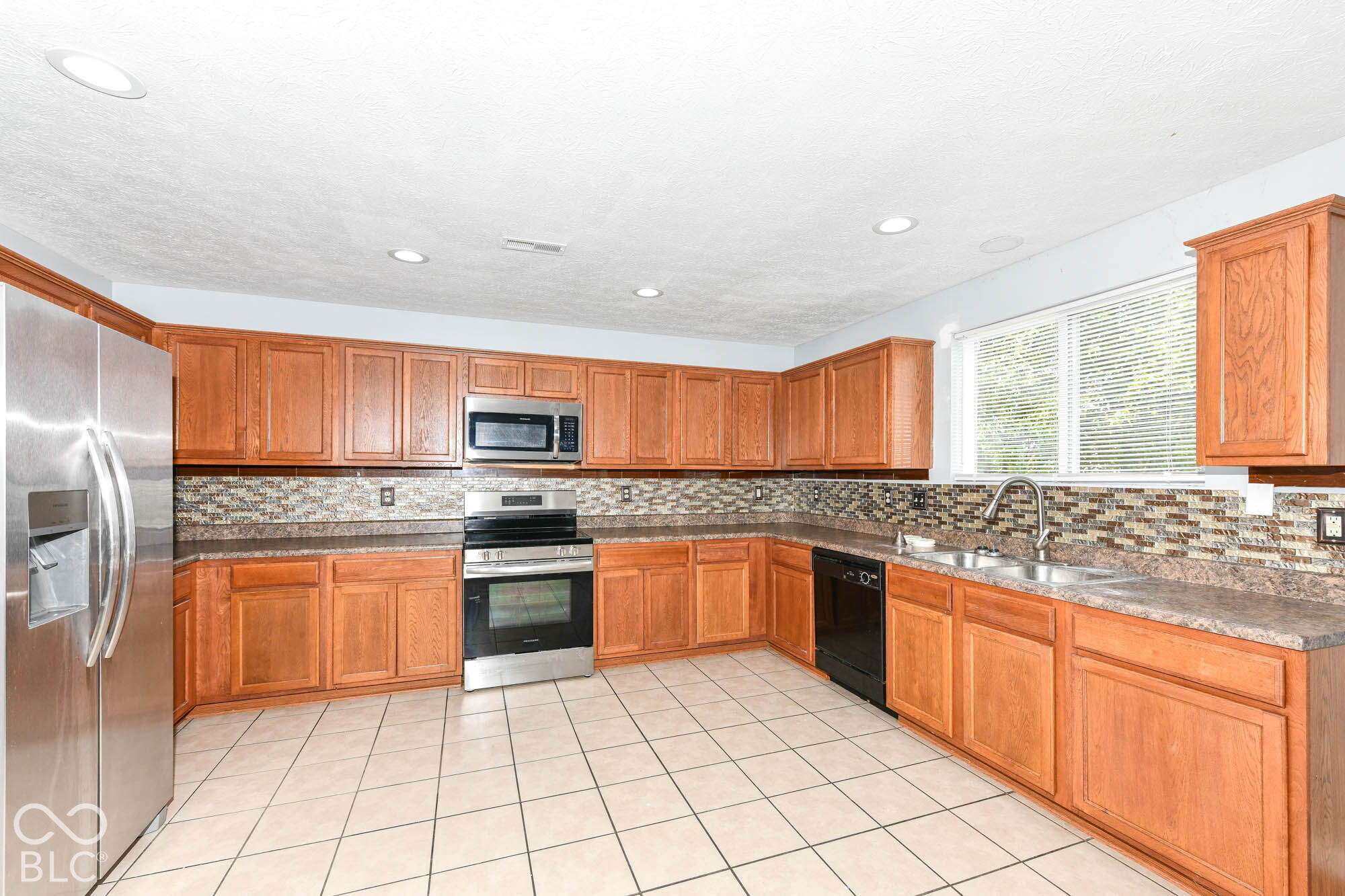 8030 Cole Wood Boulevard, Indianapolis, IN, 46239 photo 4 of 37