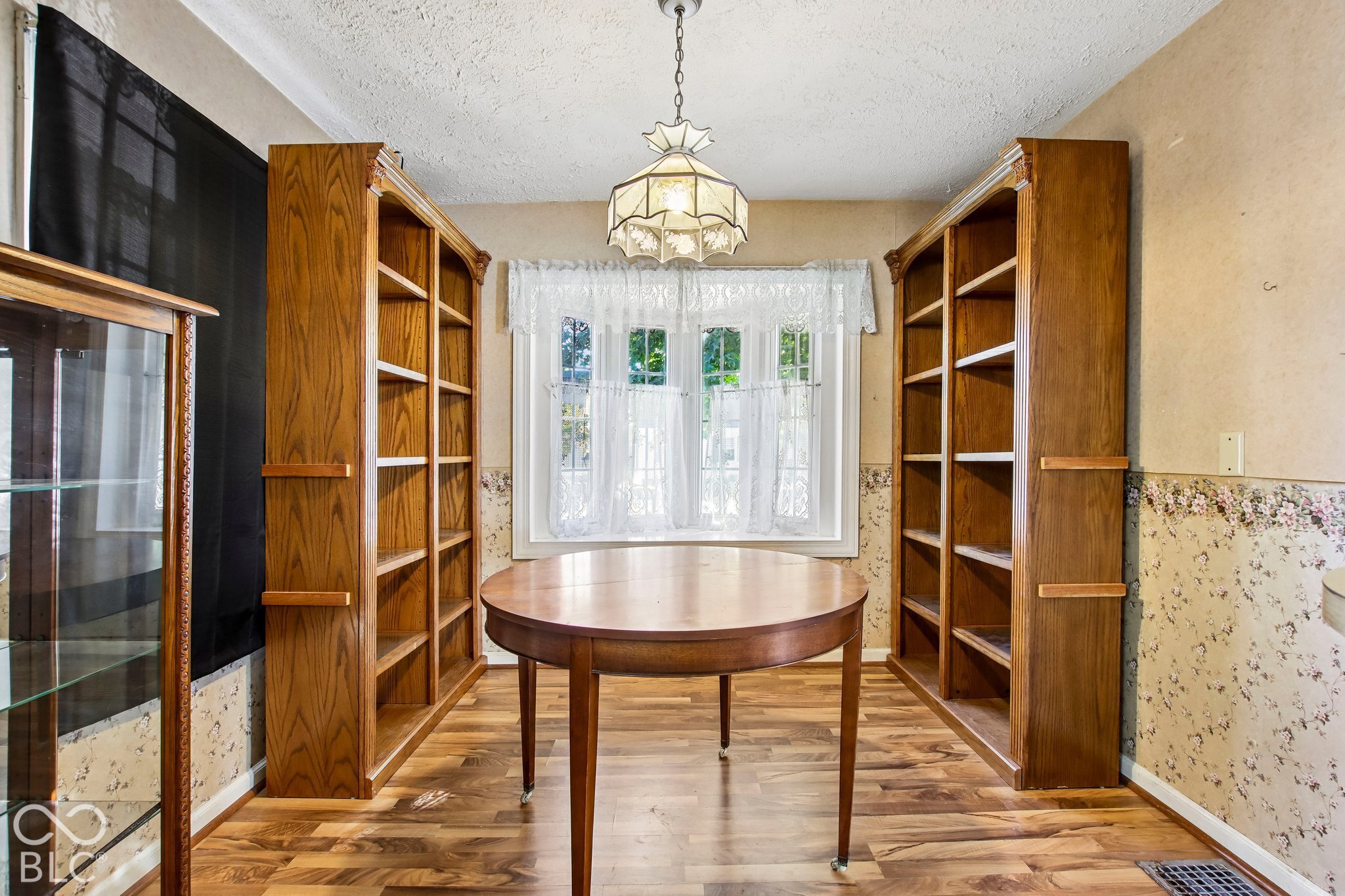 140 S 7th Avenue, Beech Grove, IN, 46107 photo 4 of 37