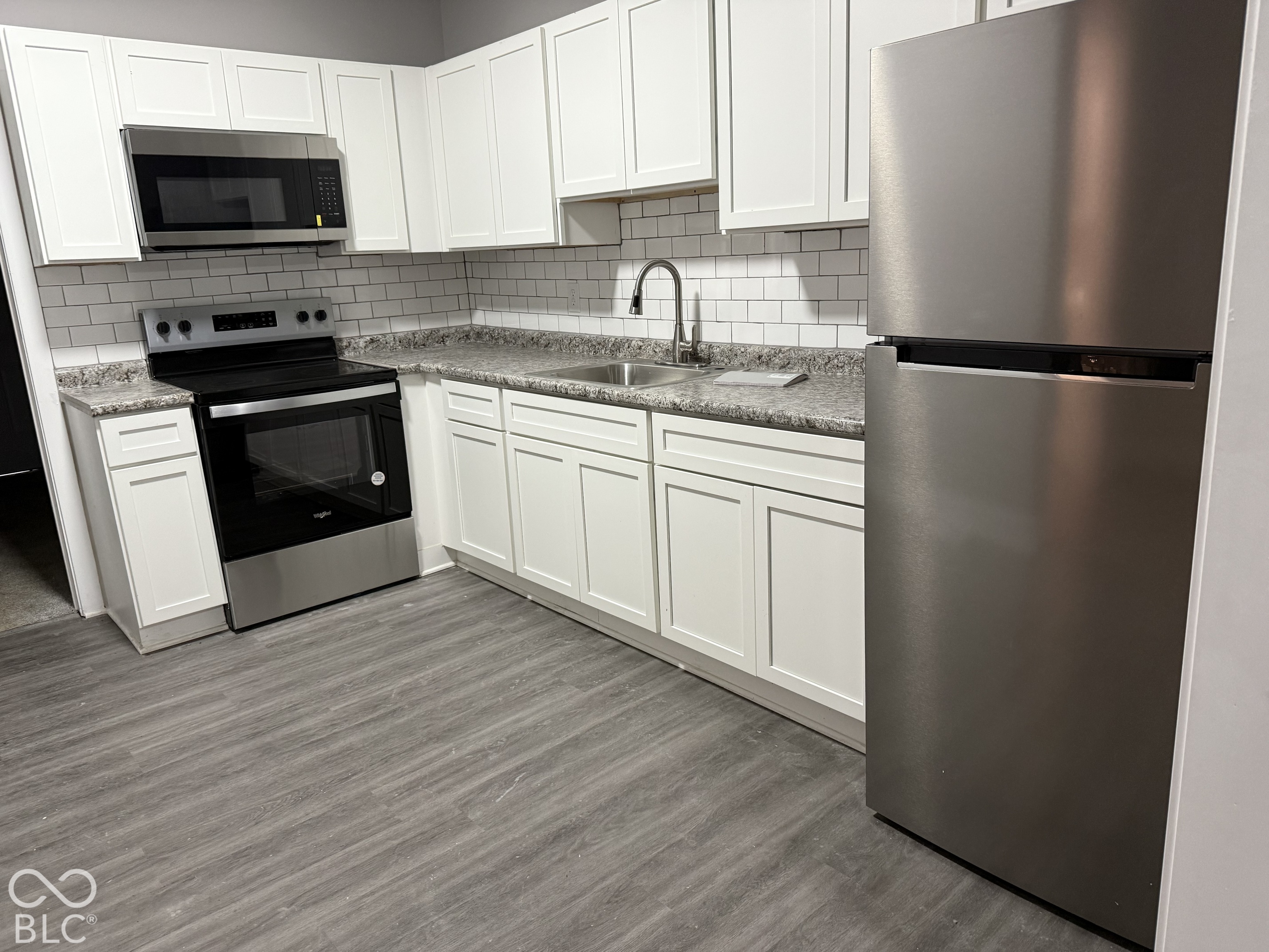 945 W 28th Street, Indianapolis, IN, 46208 photo 4 of 11