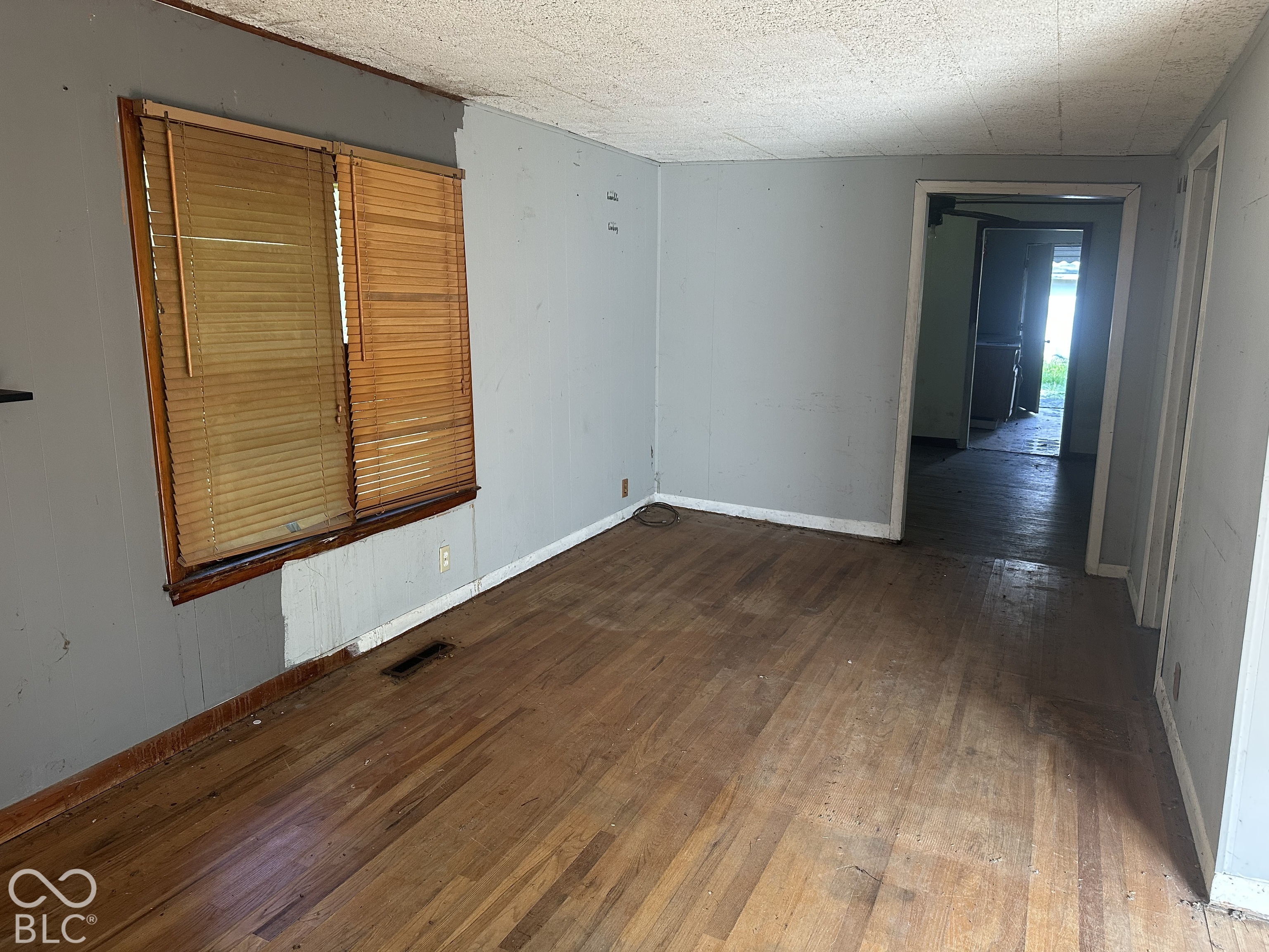 804 W 4th Street, Alexandria, IN, 46001 photo 4 of 8