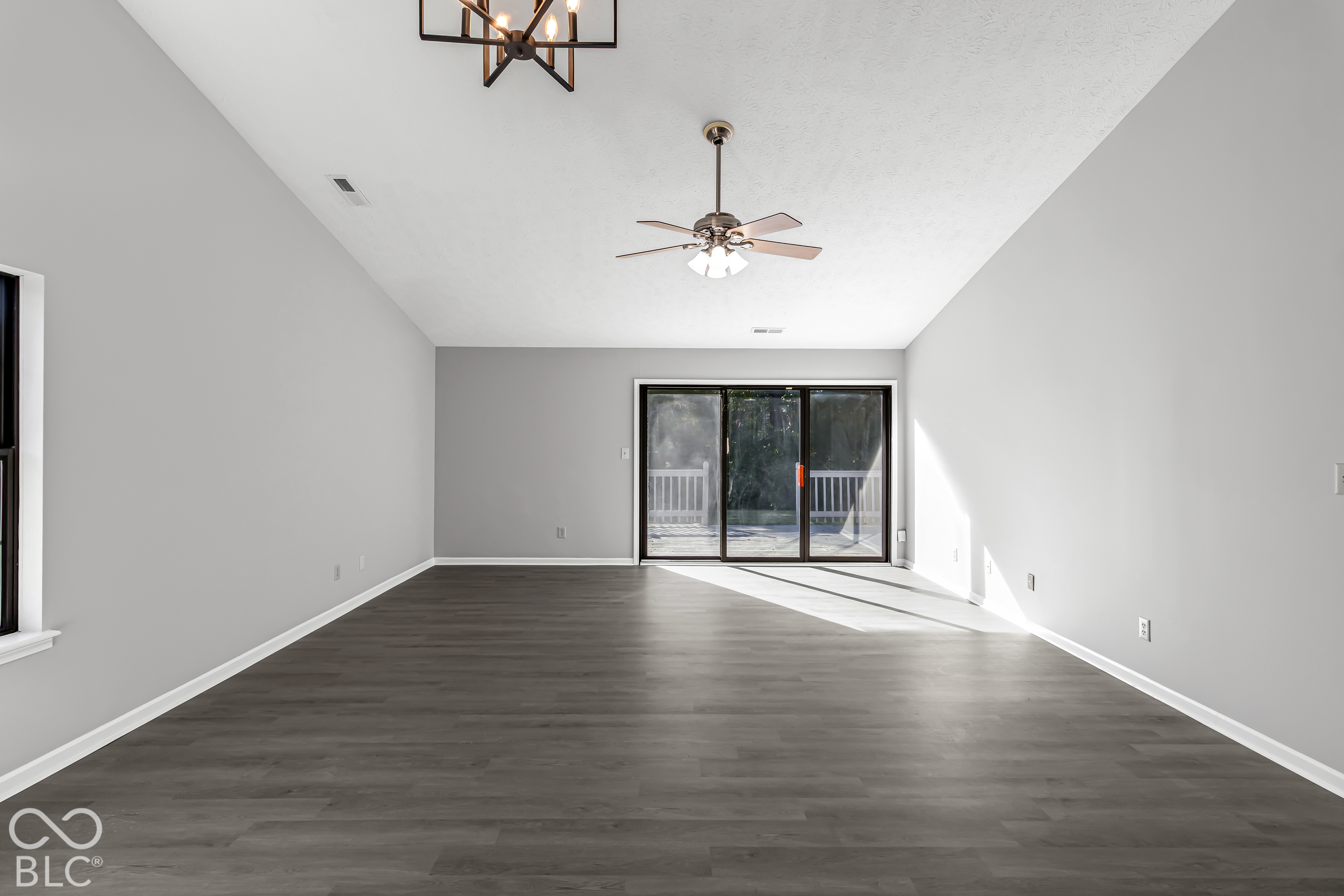 6264 Old Barn Court, Indianapolis, IN, 46268 photo 4 of 31