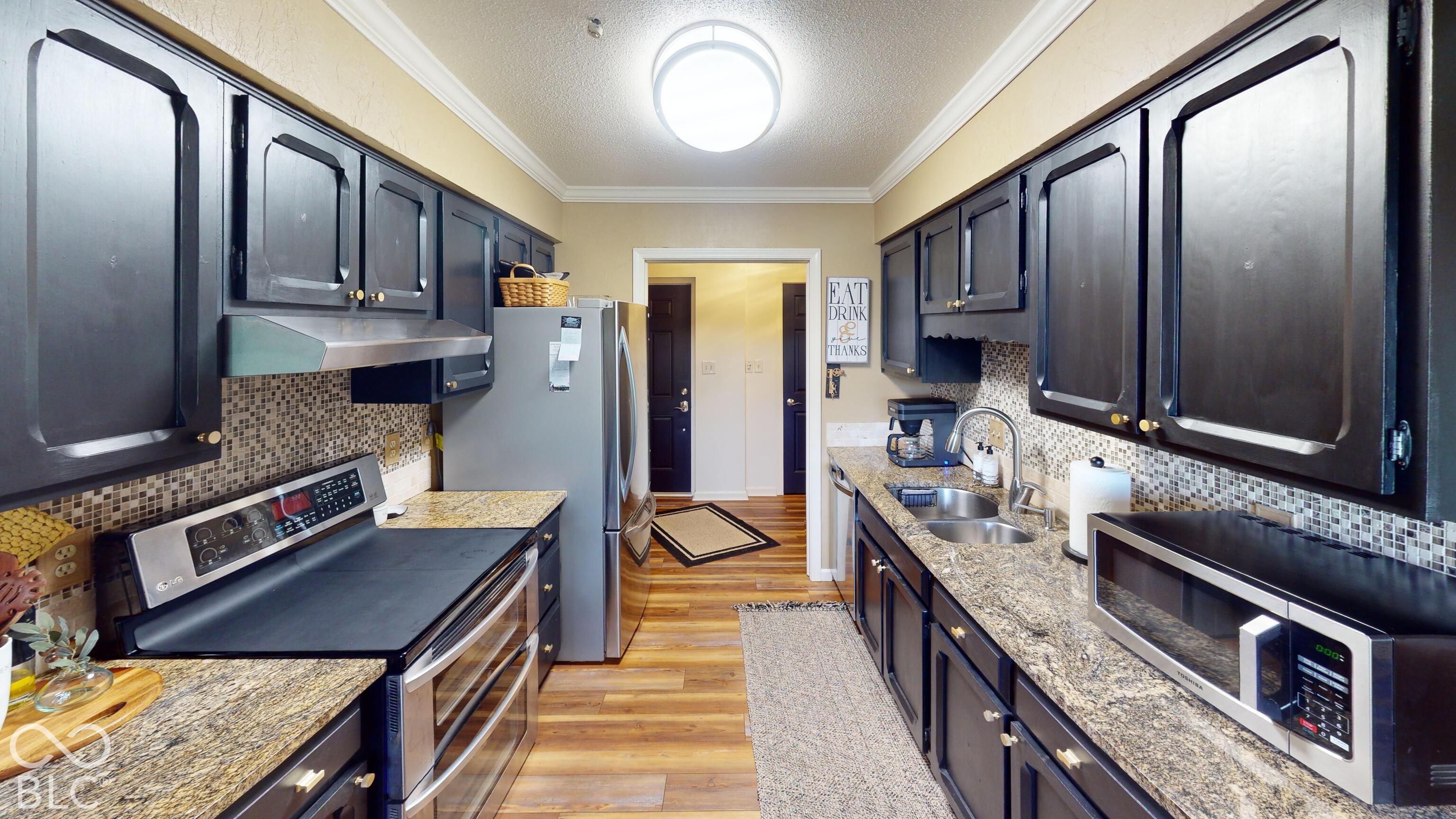 201 Bluffs Circle #E, Noblesville, IN, 46062 photo 4 of 61