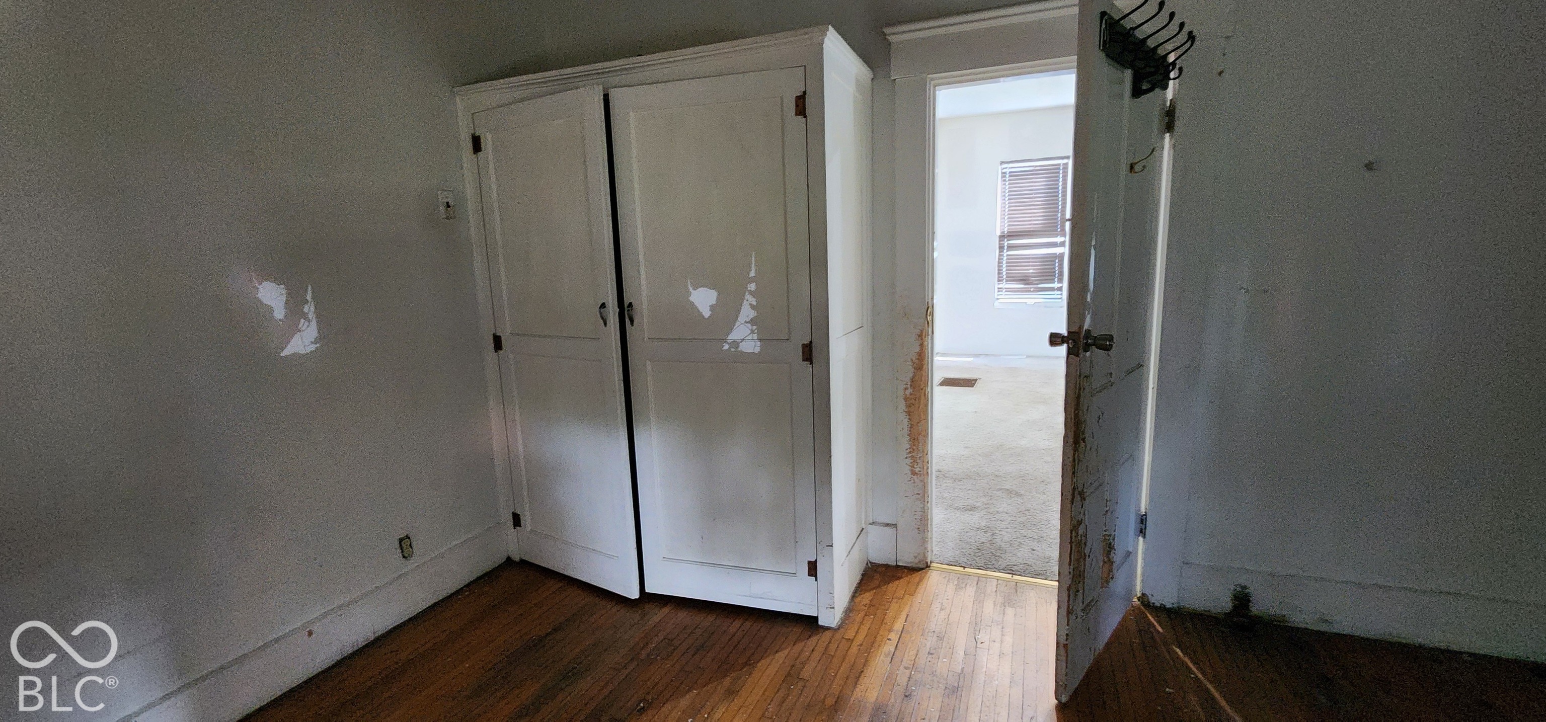 804 W 9th Street W, Anderson, IN, 46016 photo 4 of 20